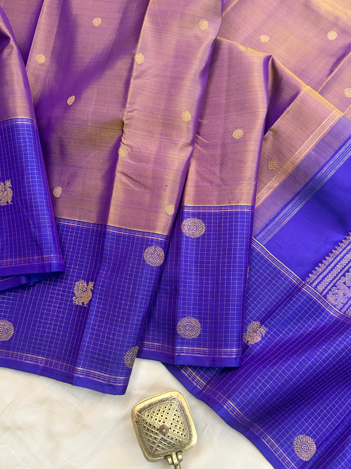 Dual tone border Kattam / Silk Kanjipuram