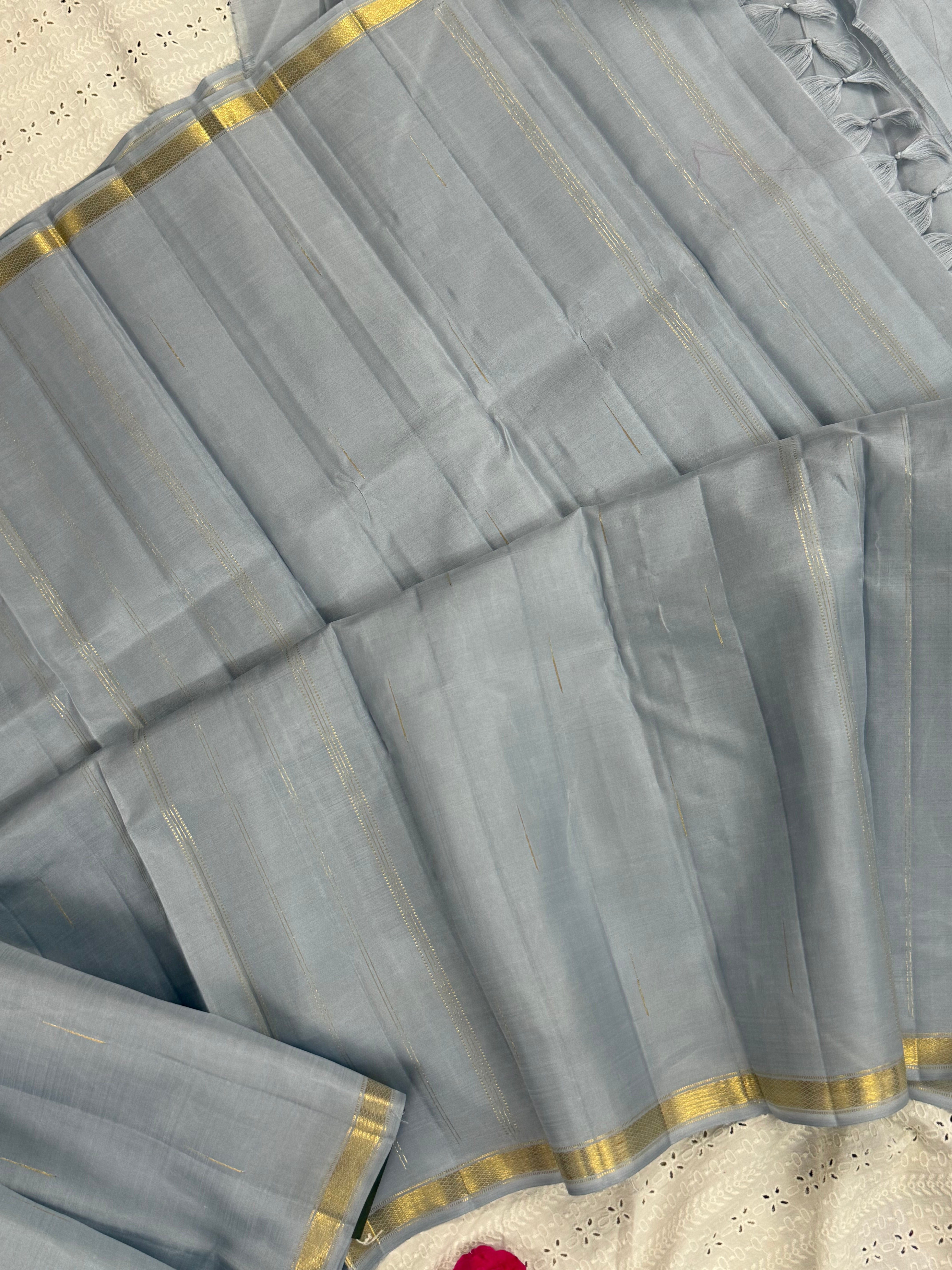 Silvery grey malli moggu small border/ Arani silk