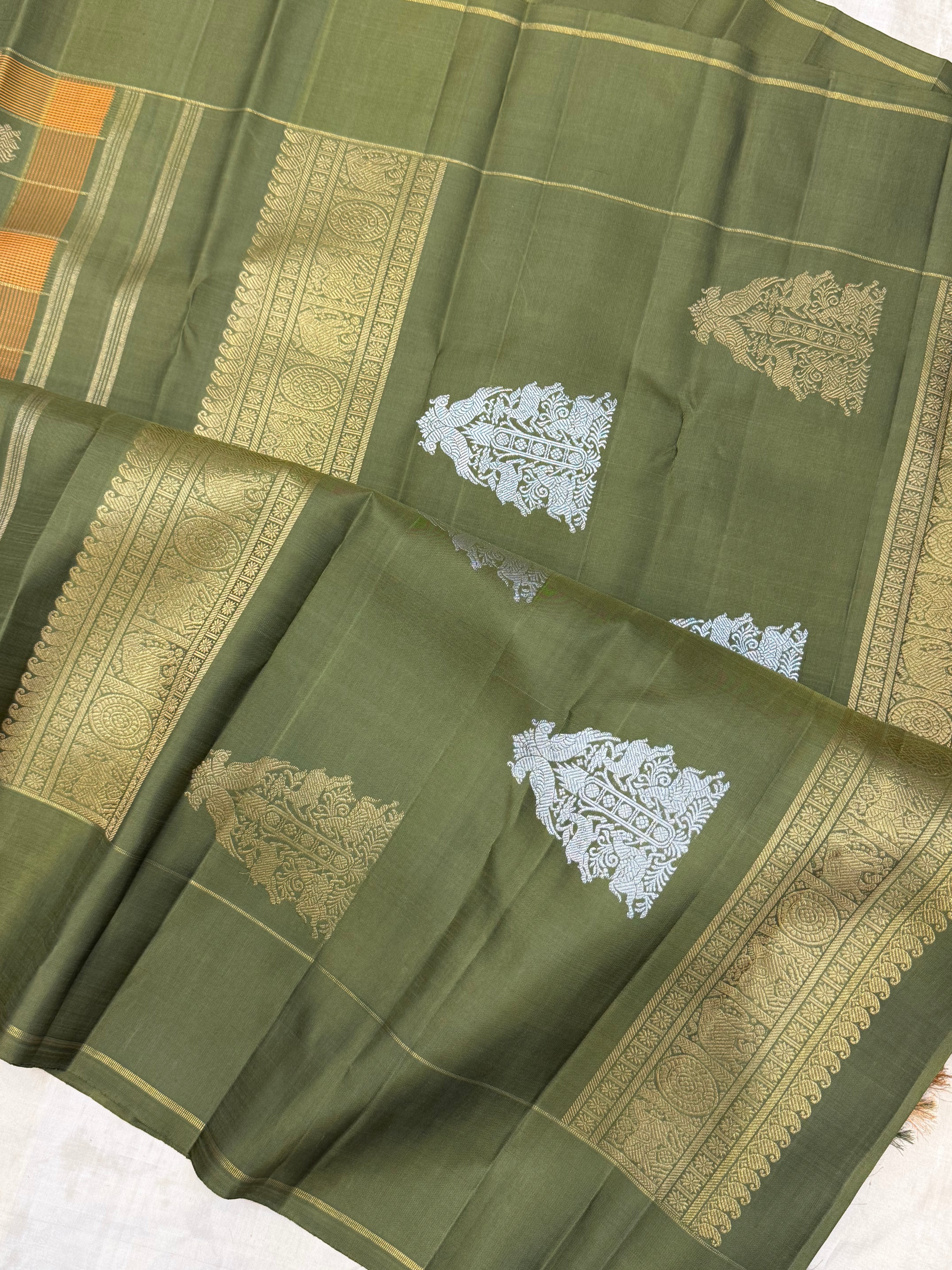 Olive green Muthu Kattam / kanjipuram silk saree CLSA10777