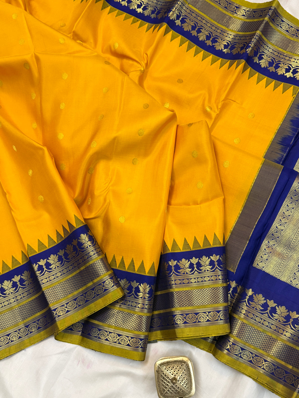 Gadwal silk yellow Korvai temple clsa 9309