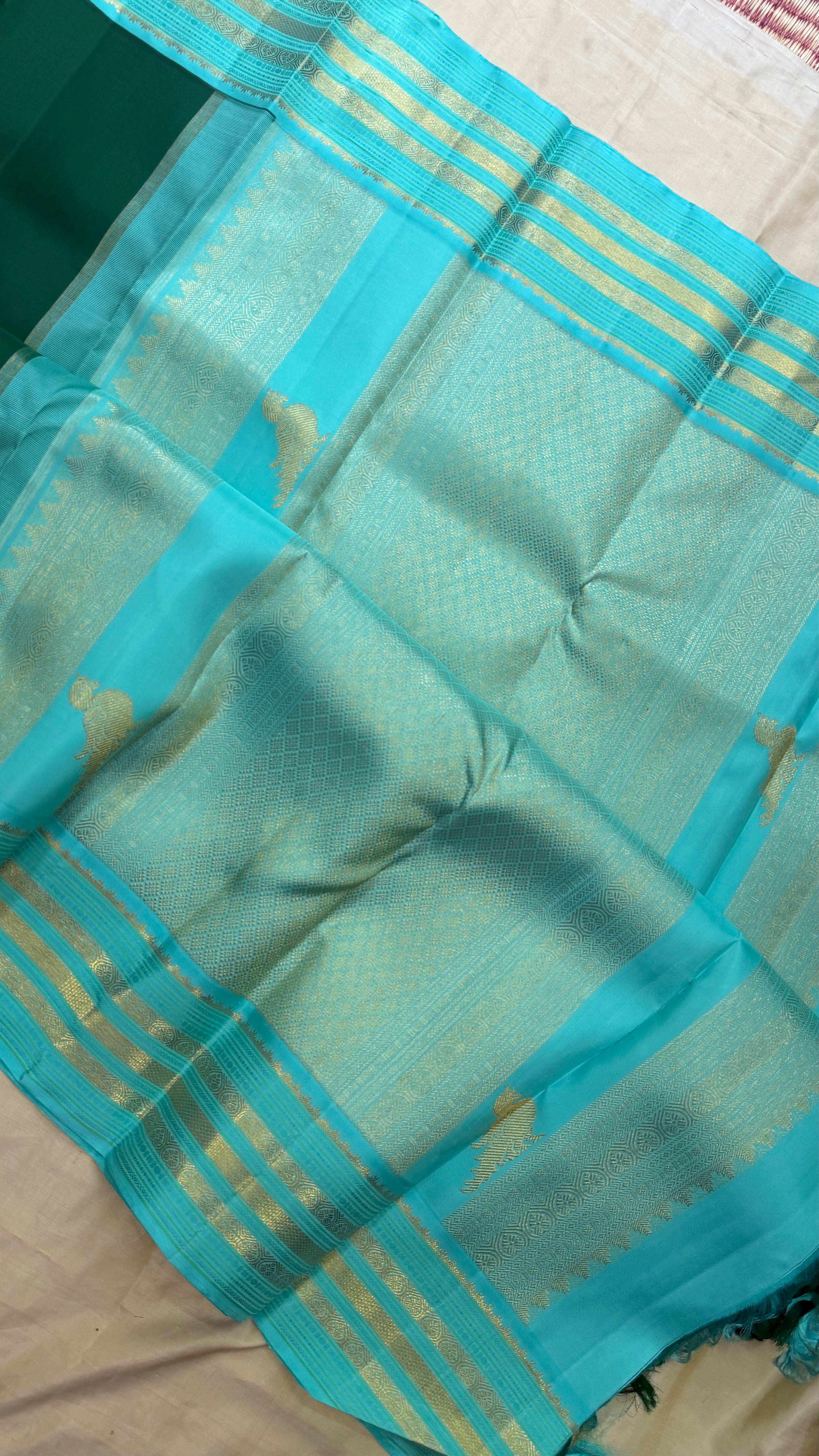 Amoha : Green with turquoise blue Korvai   Kanjipuram silk 9088CL