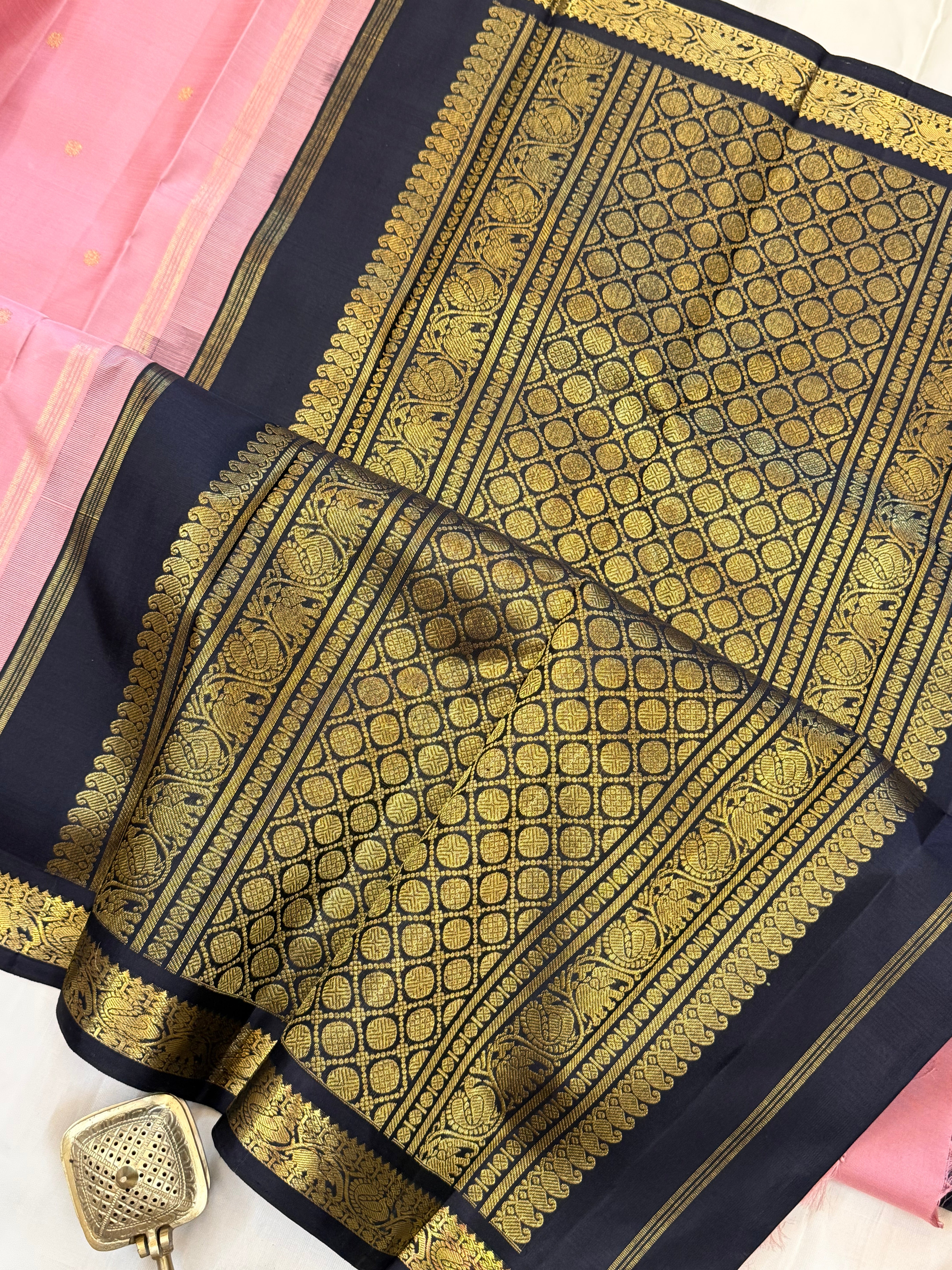 Dusty pink with kanchana Small border / kanjipuram silk saree clsa 11002