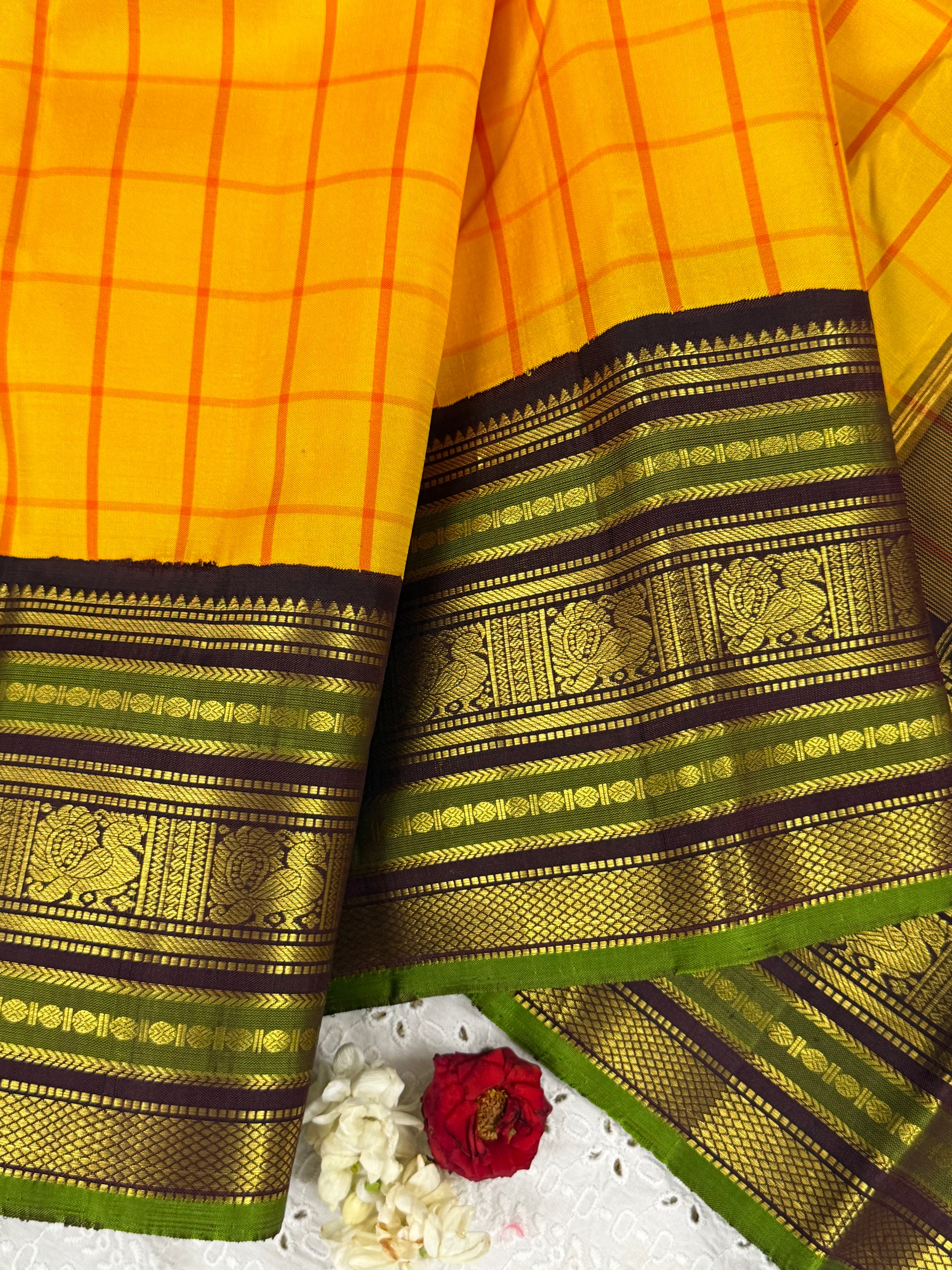 Yellow kattam varisapet border/ Arani silk