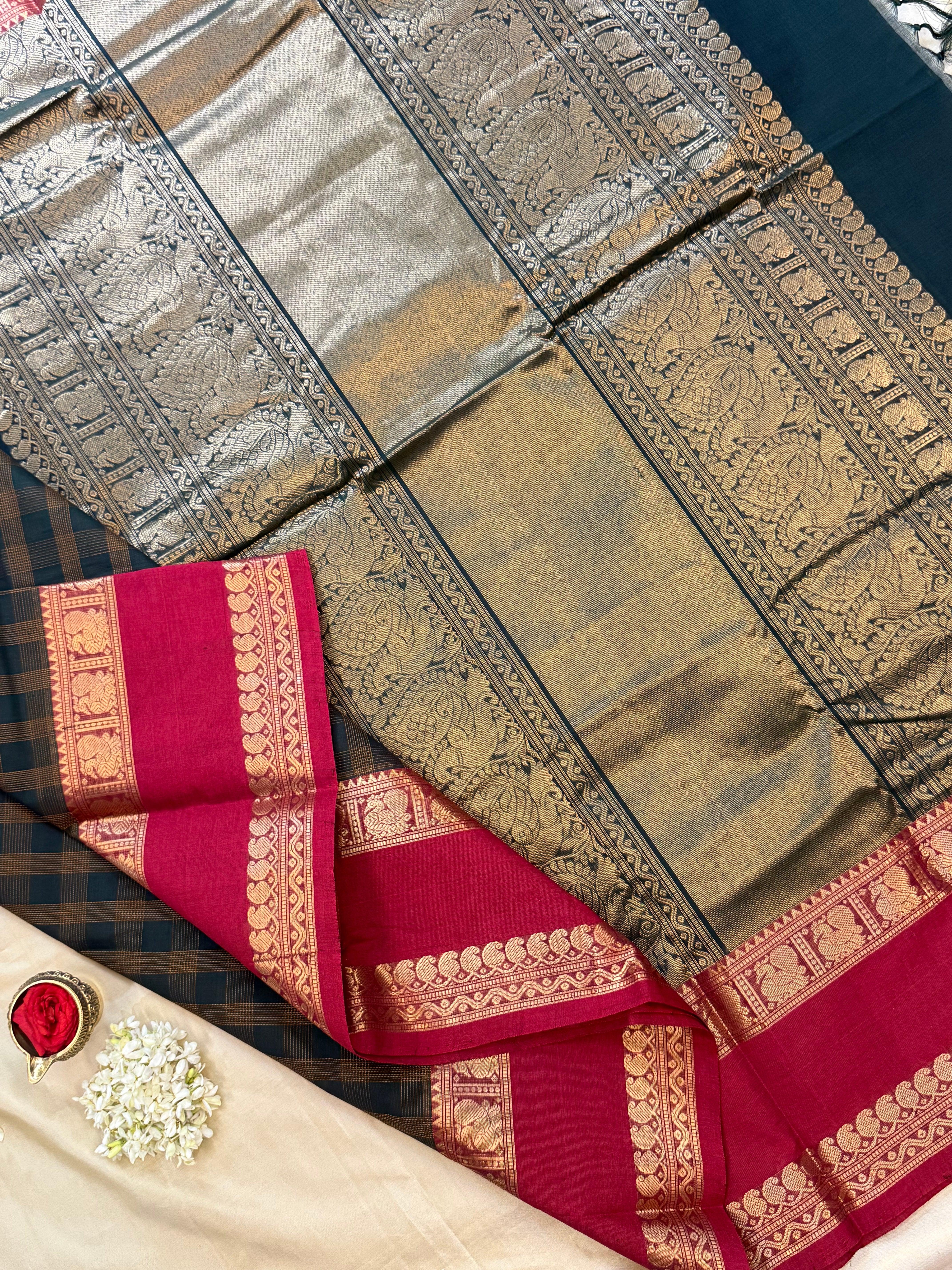 Dark green kattam / Kanchi Cotton