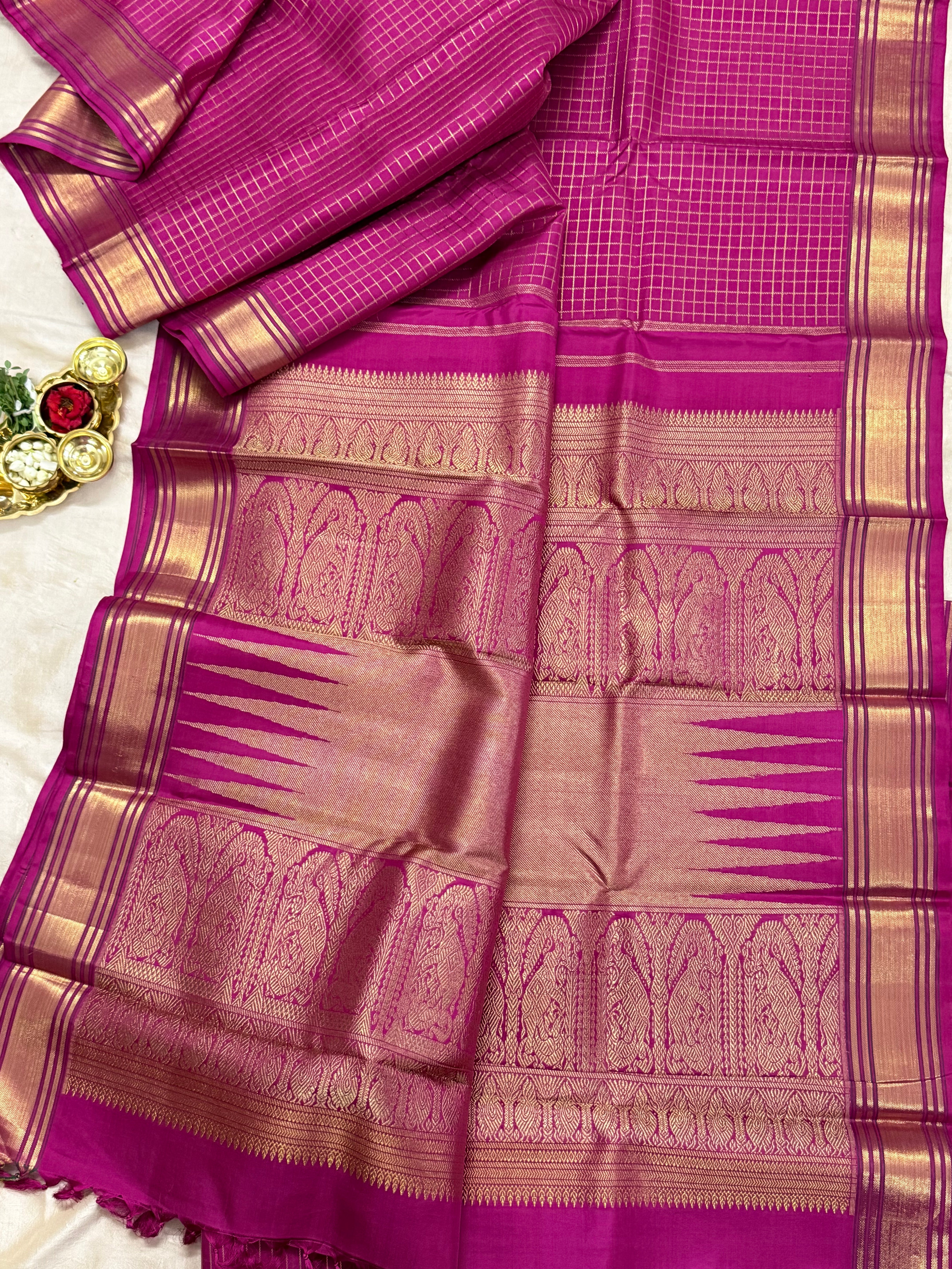 Pink zari kattam - unique pallu / Kanjipuram silk