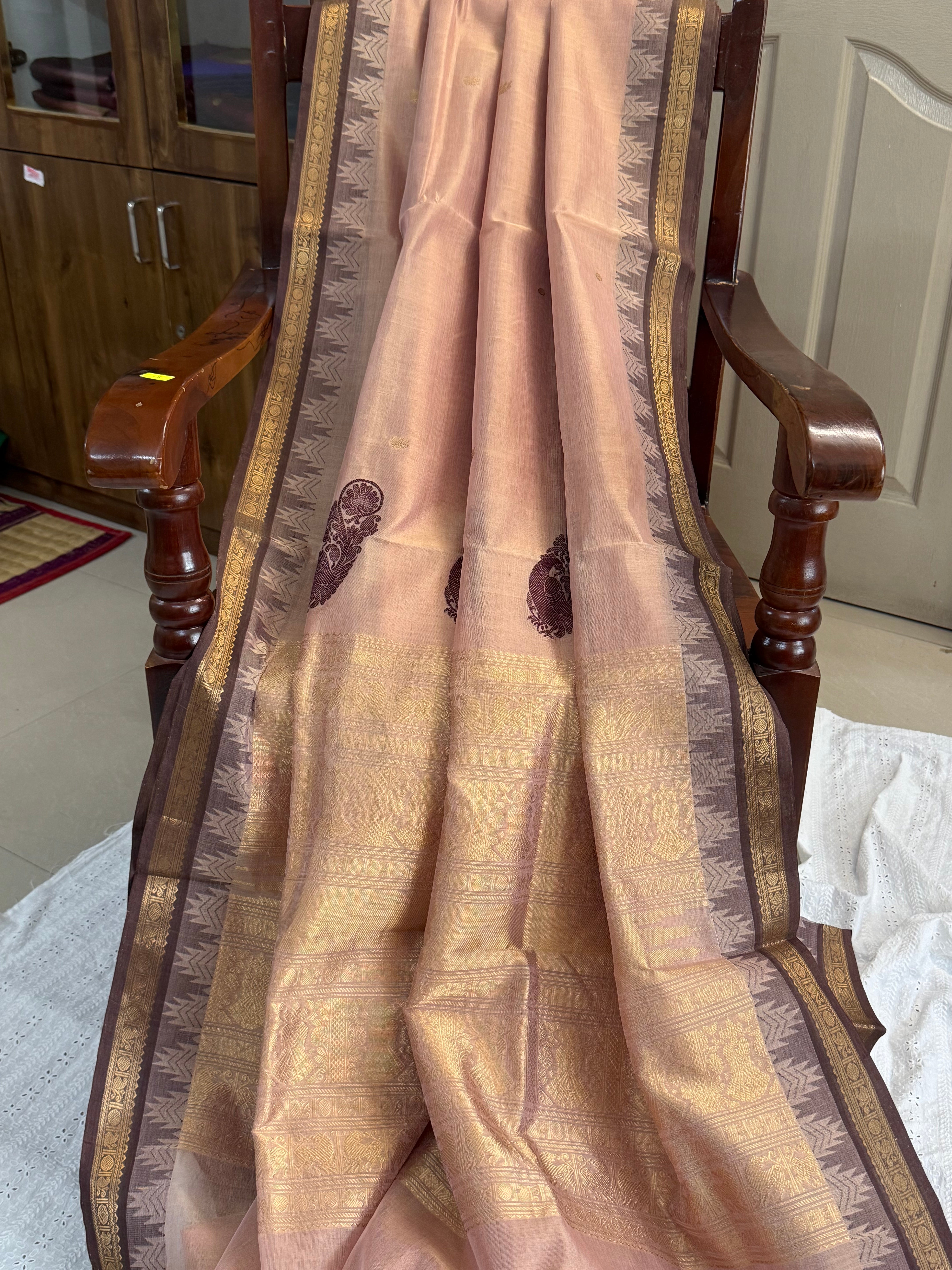 Golden shot pink unique pallu / Silk Cotton