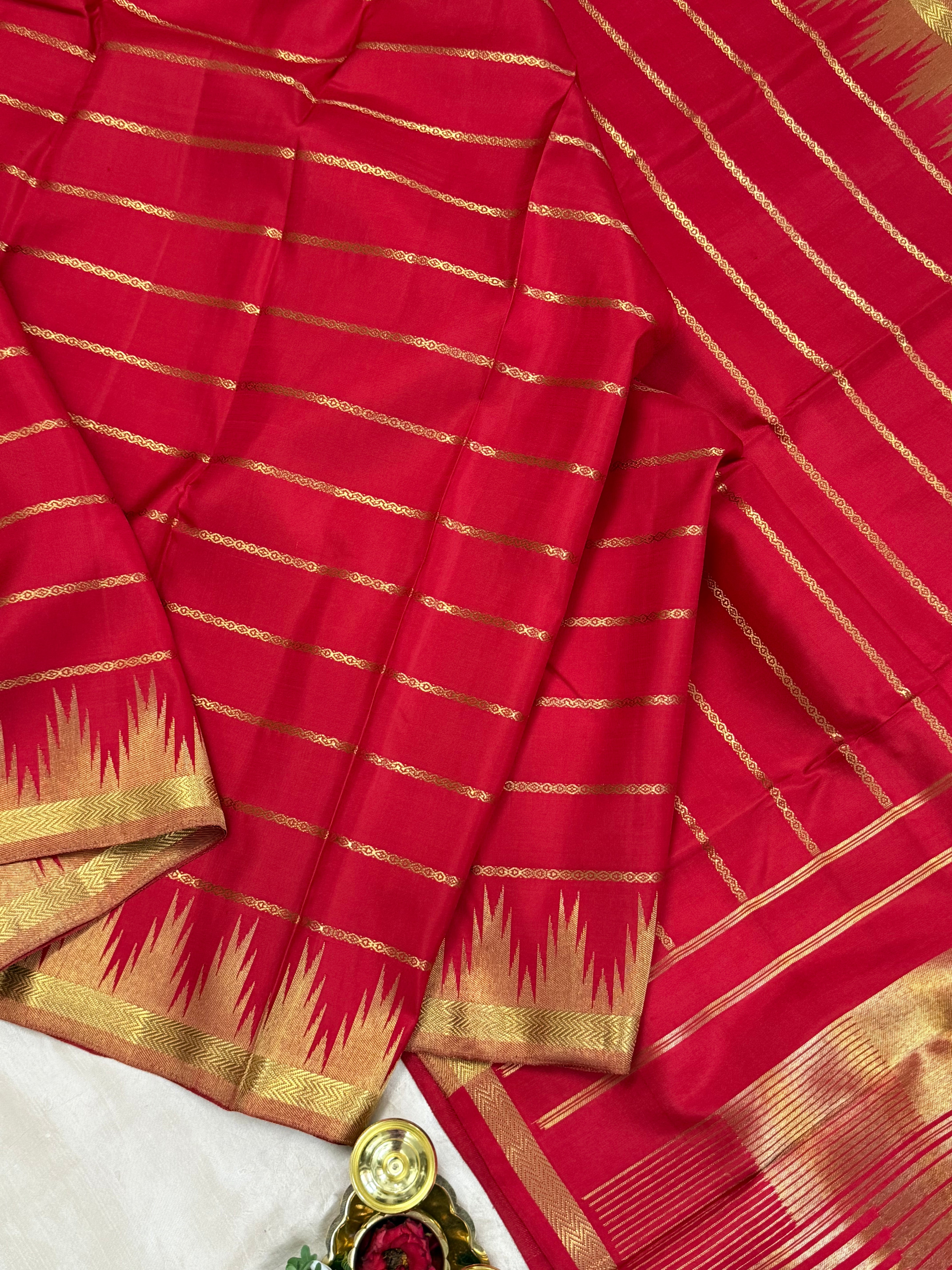 Red vintage veldhari and 8 kol / Kanjipuram silk