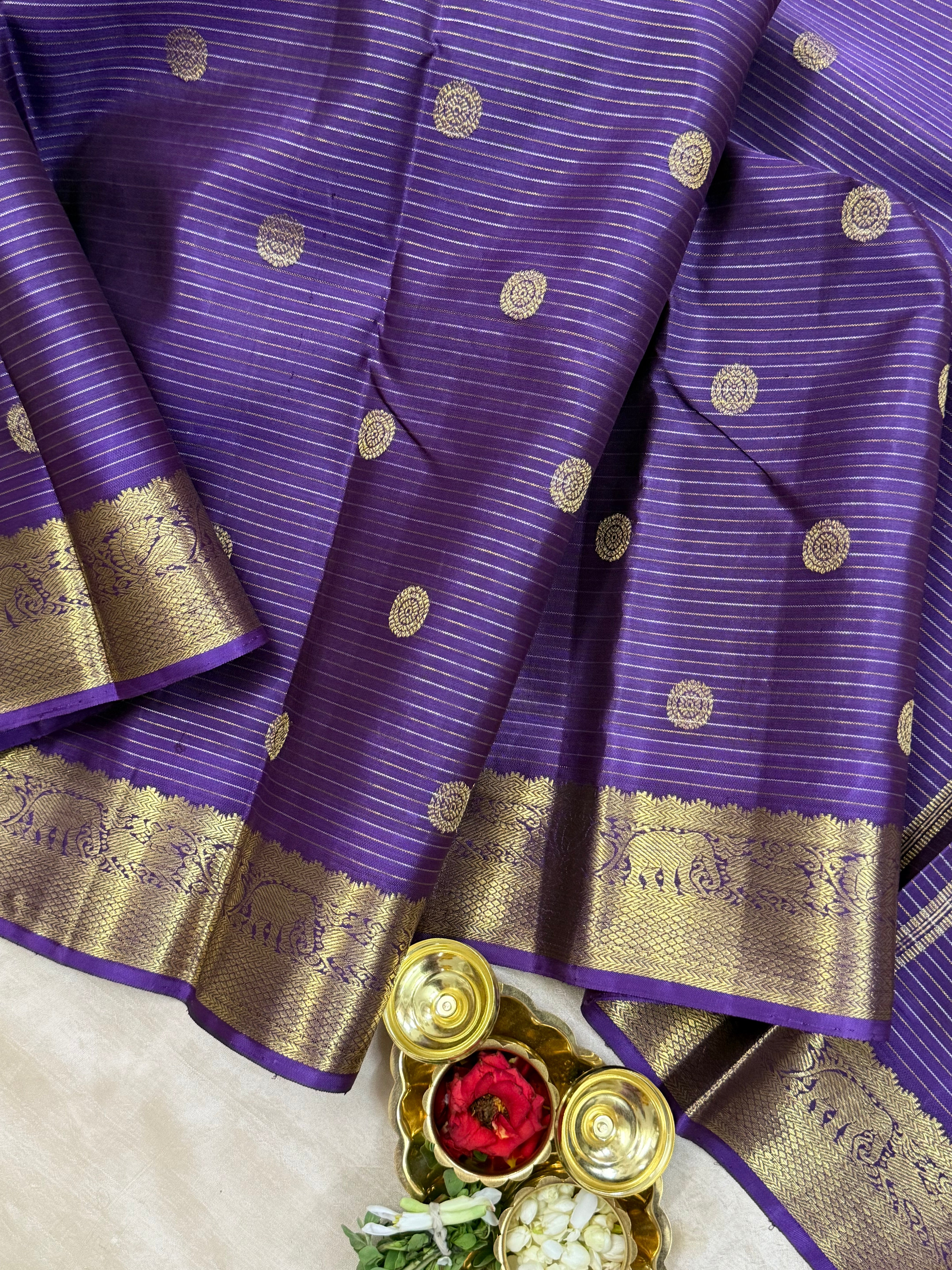 Aubergine thantikambi silver and gold zari lines and round butta/ Kanjipuram silk
