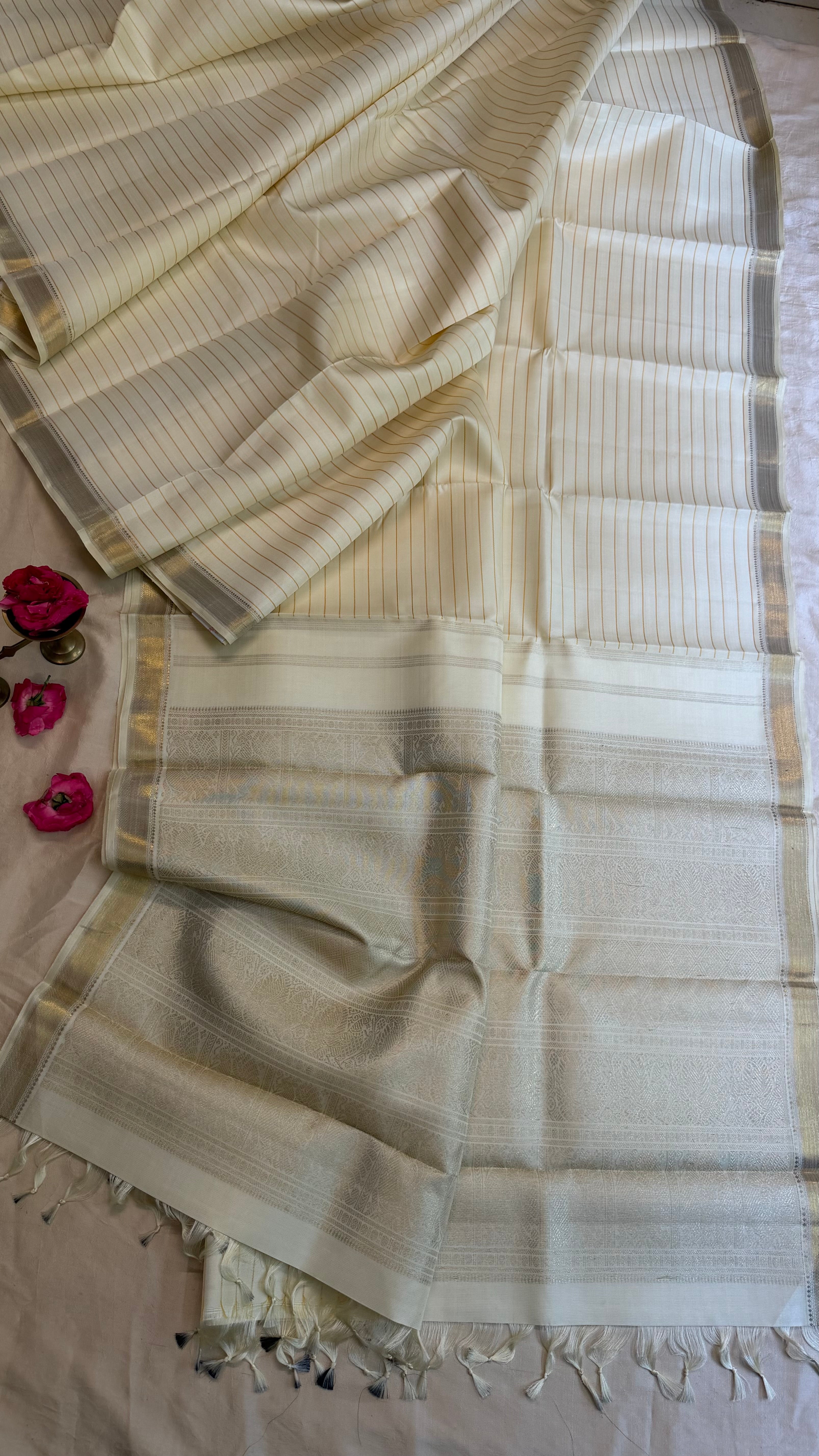 Venpattu series veldhari / Kanjipuram silk