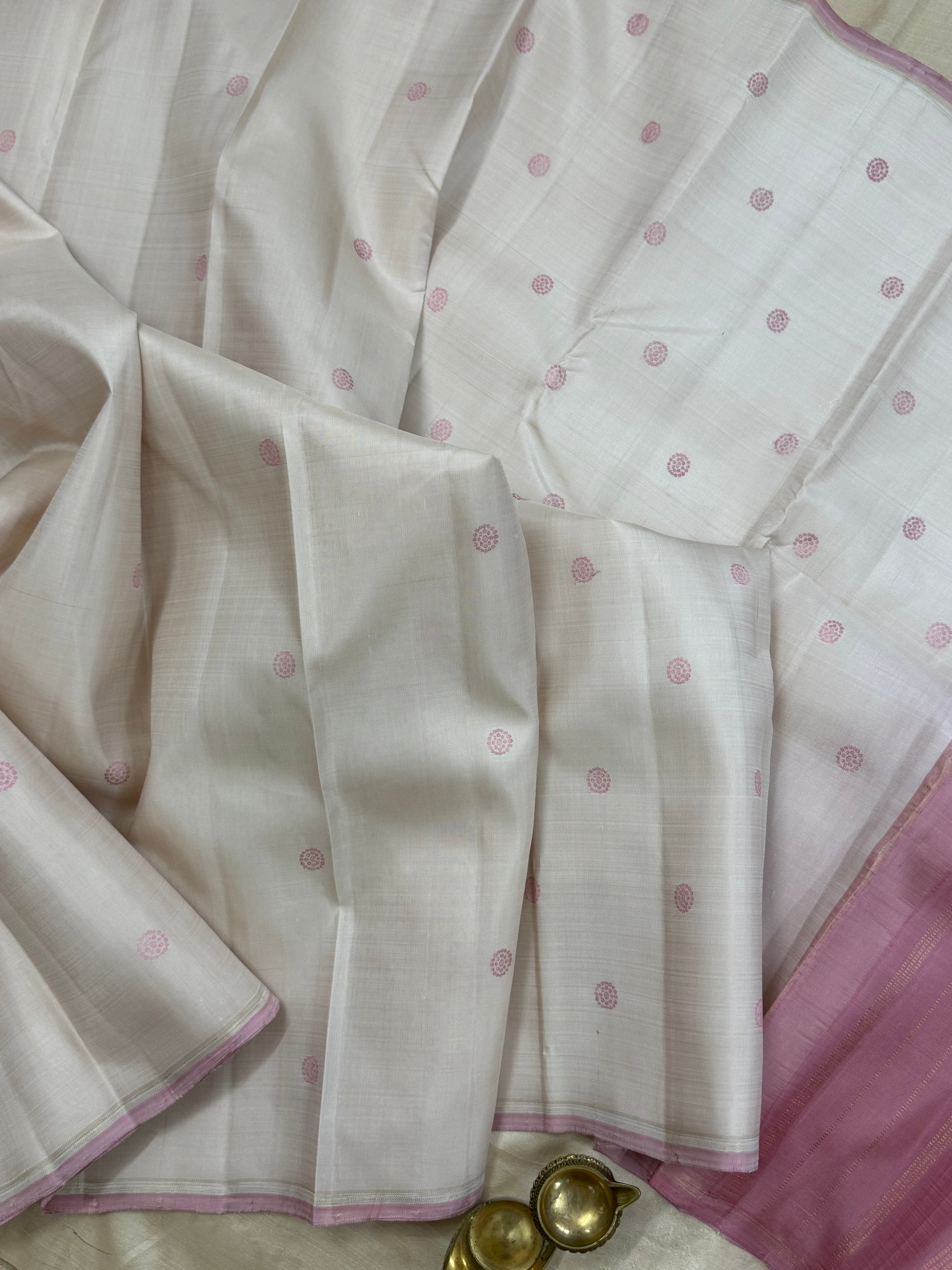 Offwhite pink thread butta / Kanjipuram silk