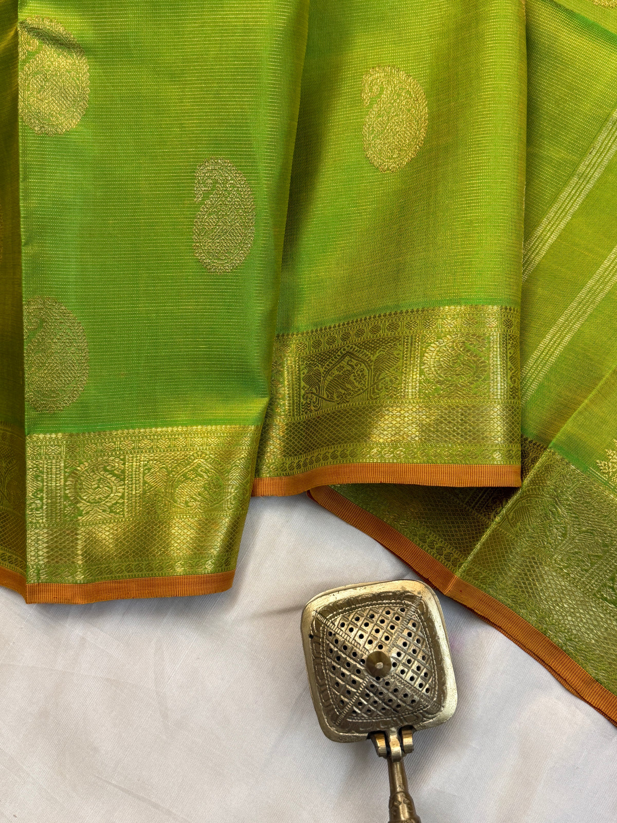 Parrot Green vairaoosi pure Zari / kanjipuram silk saree clsa 2125