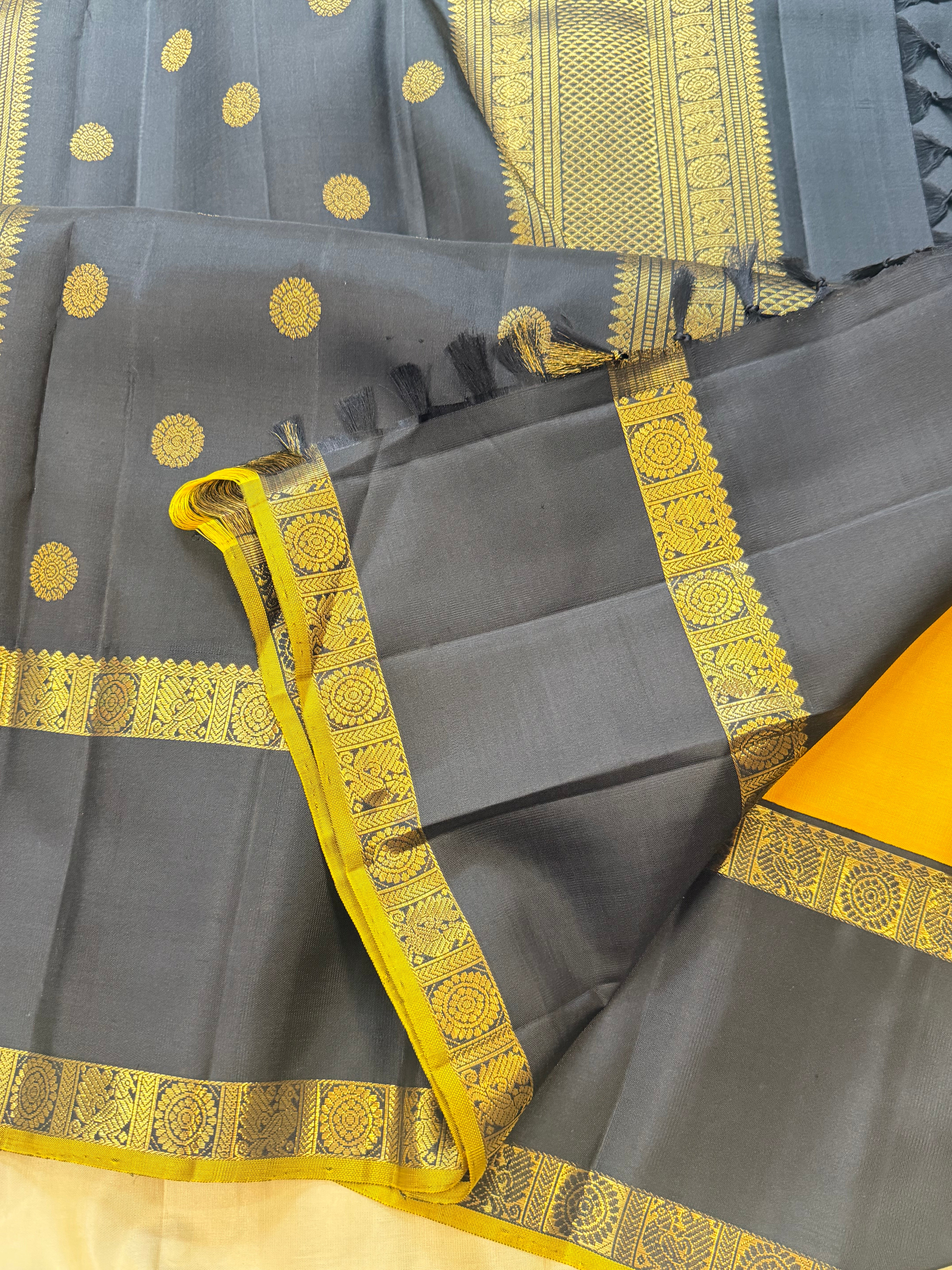 Maha : yellow with black  collection of Korvai Kanjipuram