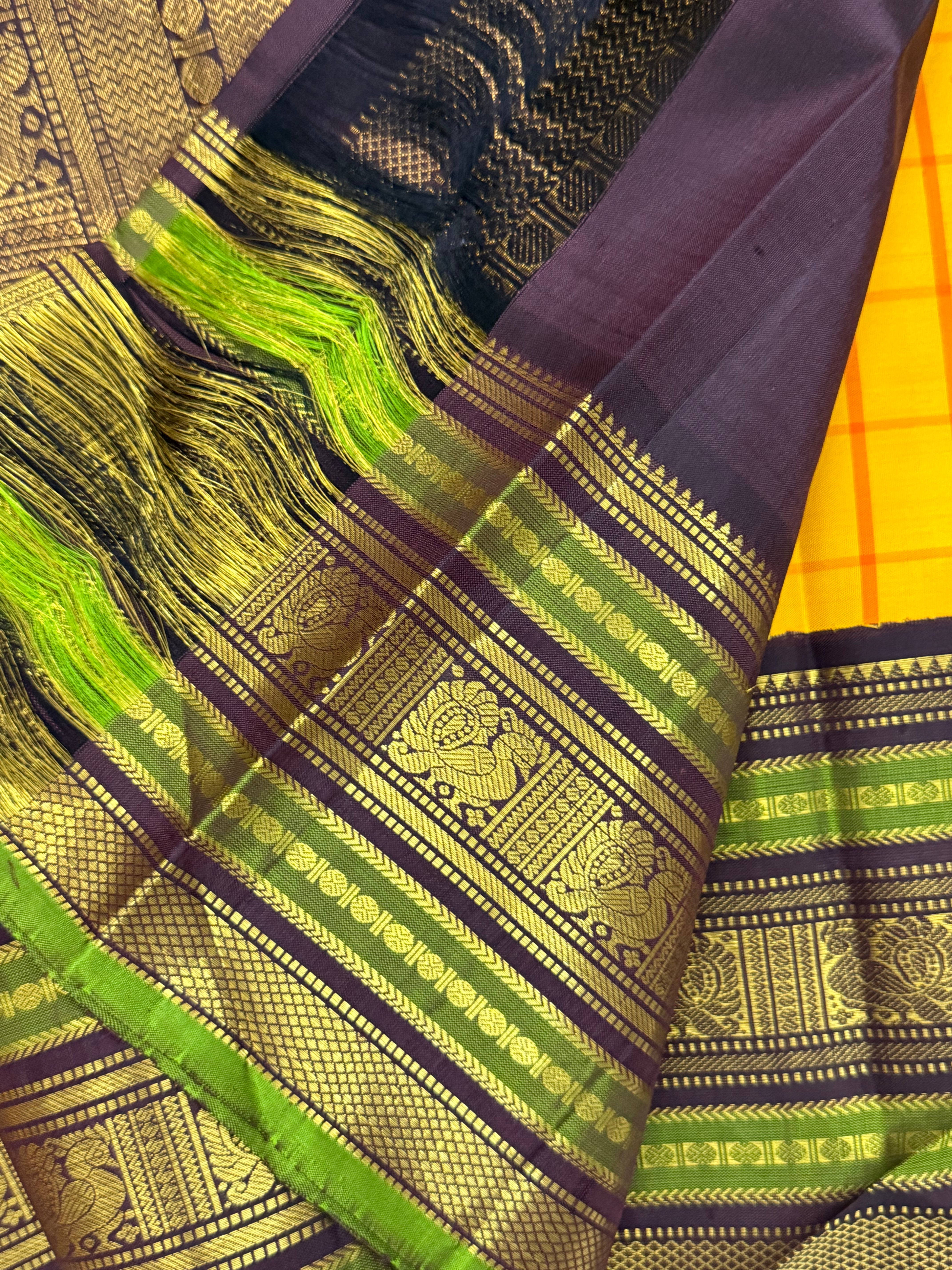 Yellow kattam varisapet border/ Arani silk