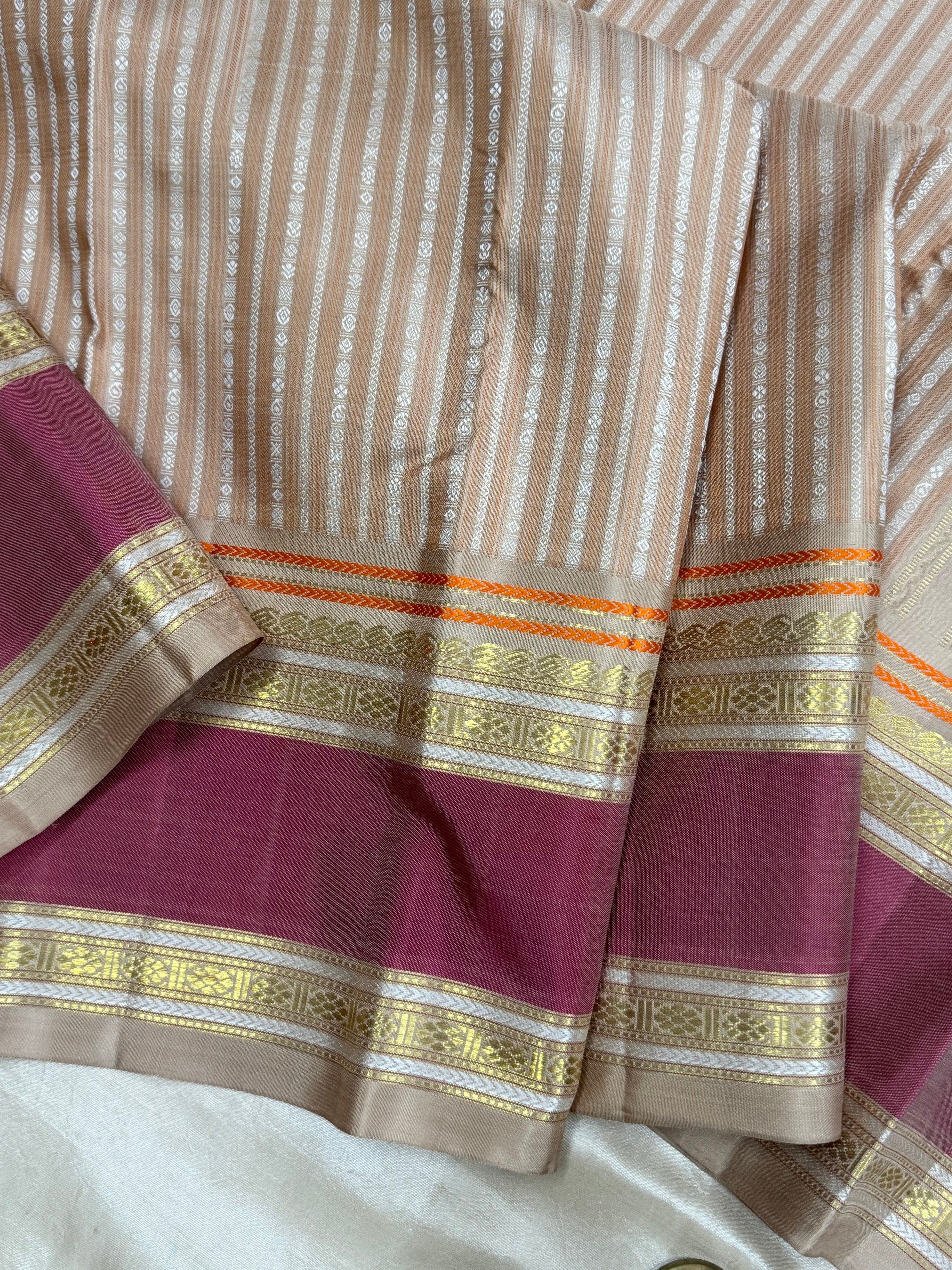 Master weaver - Special veldhari and corner pallu butta / Kanjipuram Silk