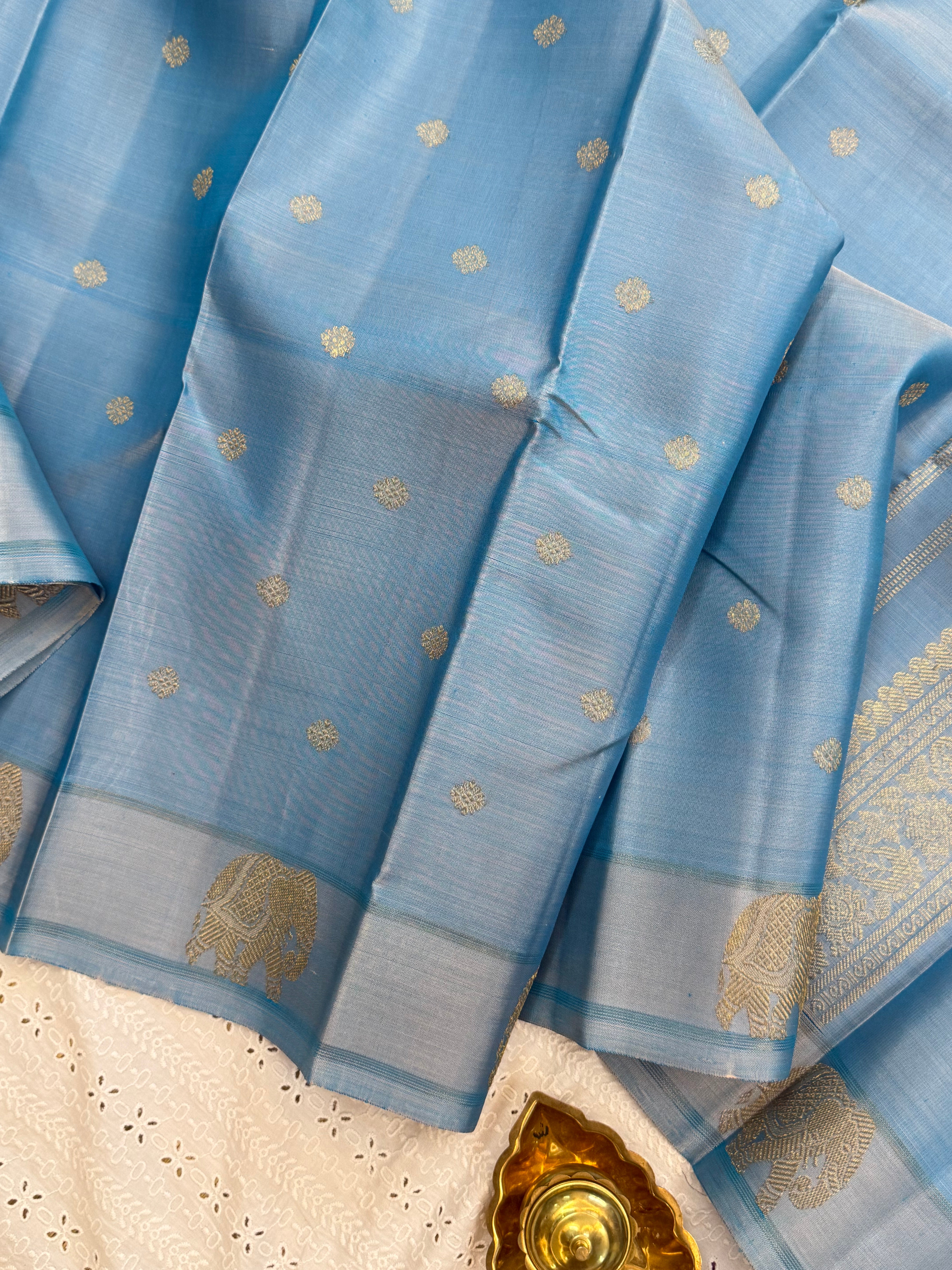 Powder blue border yaanai butta/ Kanjipuram silk CL9786