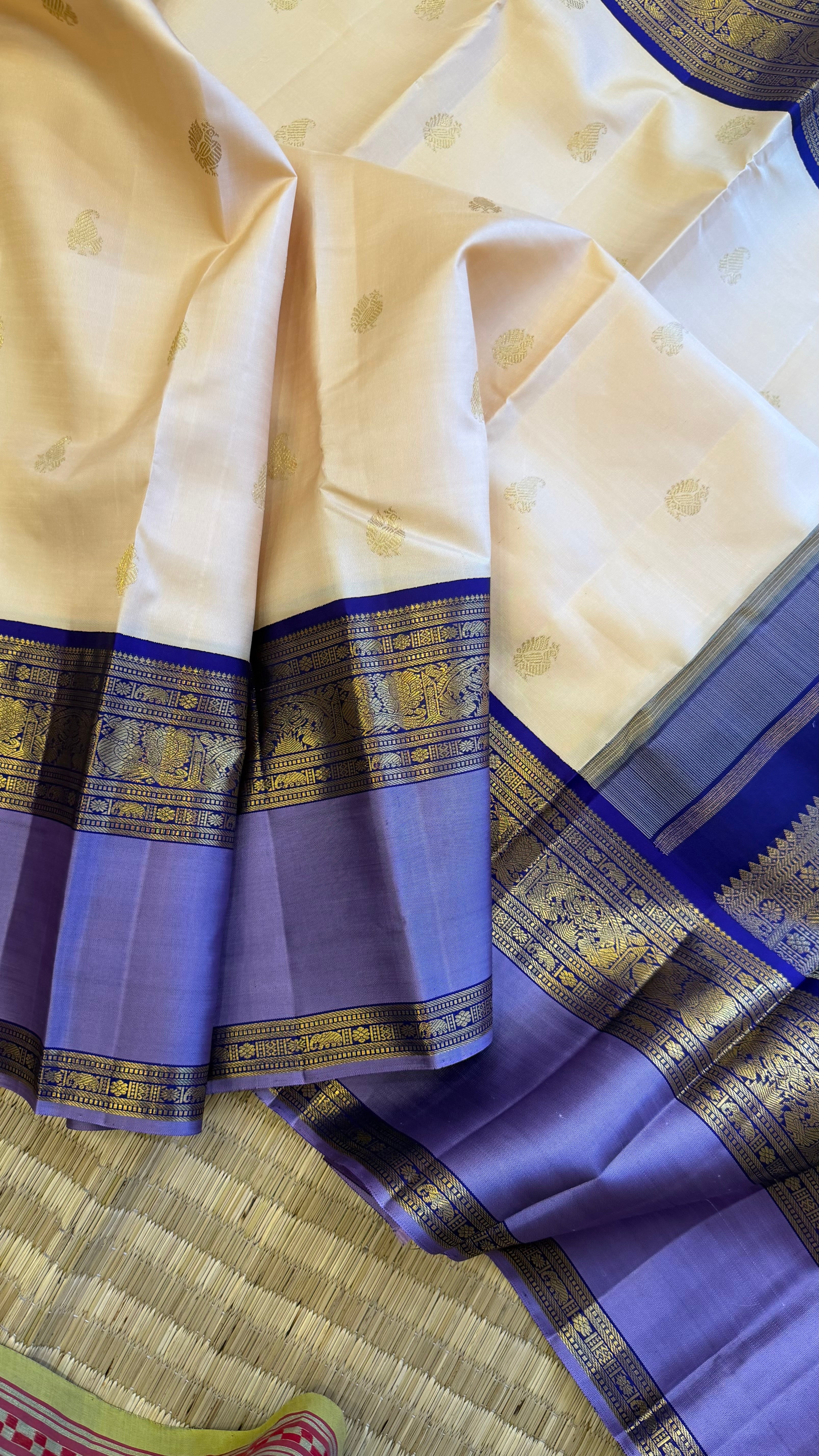 Off white Vintage Kai Korvai / Kanjipuram silk