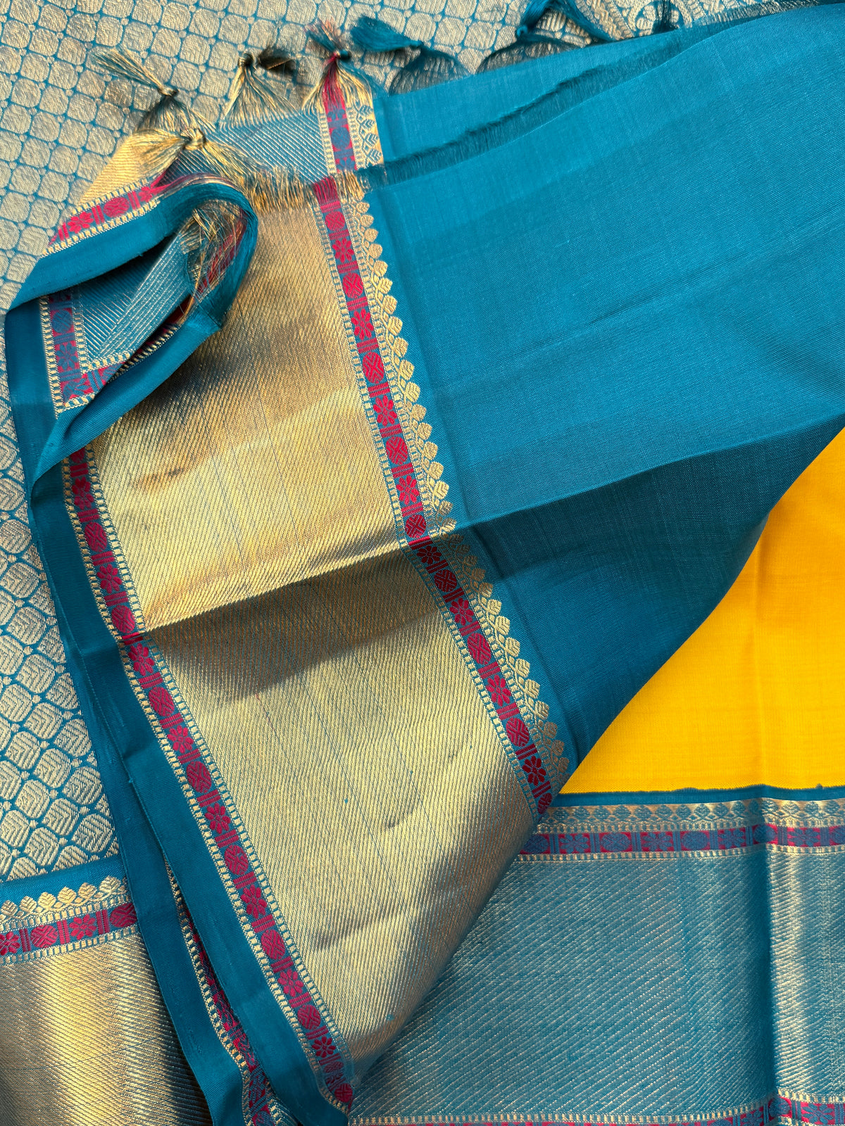 Yellow Zari butta and Korvai mayilkazhuthu/Aarani silk saree clsa 11123