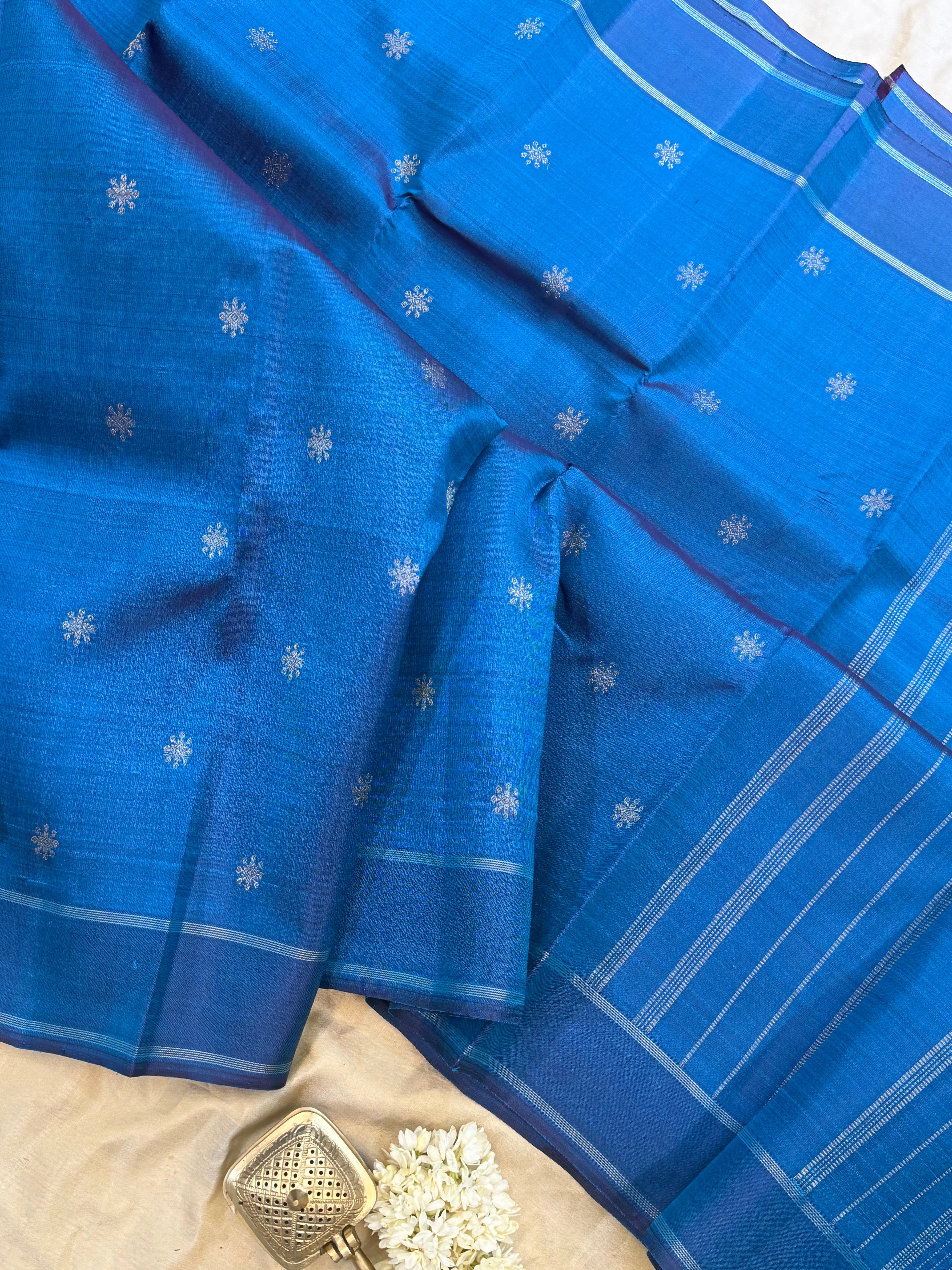 Double tone blue Kamalam Butta  pure Kanjipuram silk CL9798