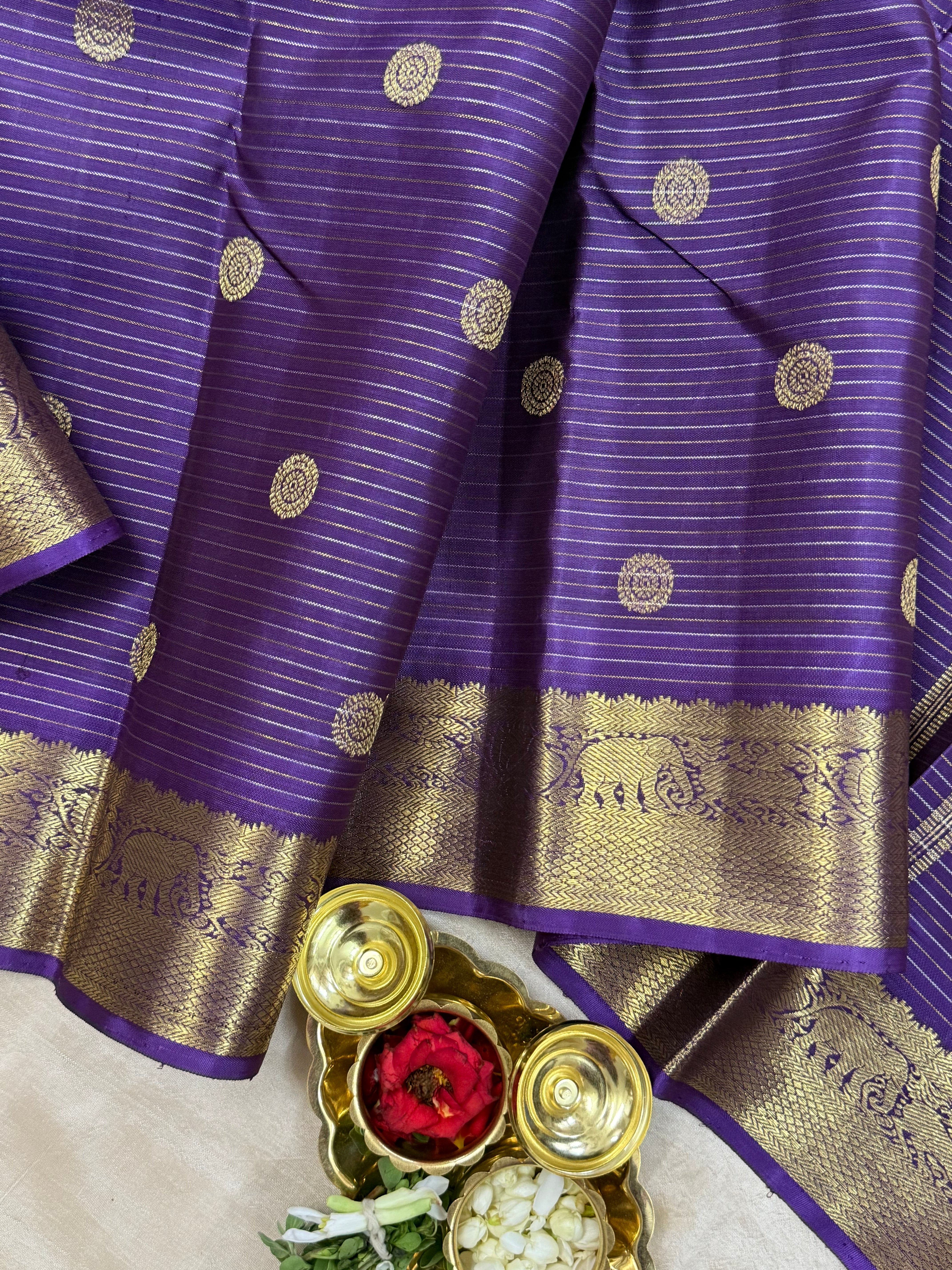 Aubergine thantikambi silver and gold zari lines and round butta/ Kanjipuram silk