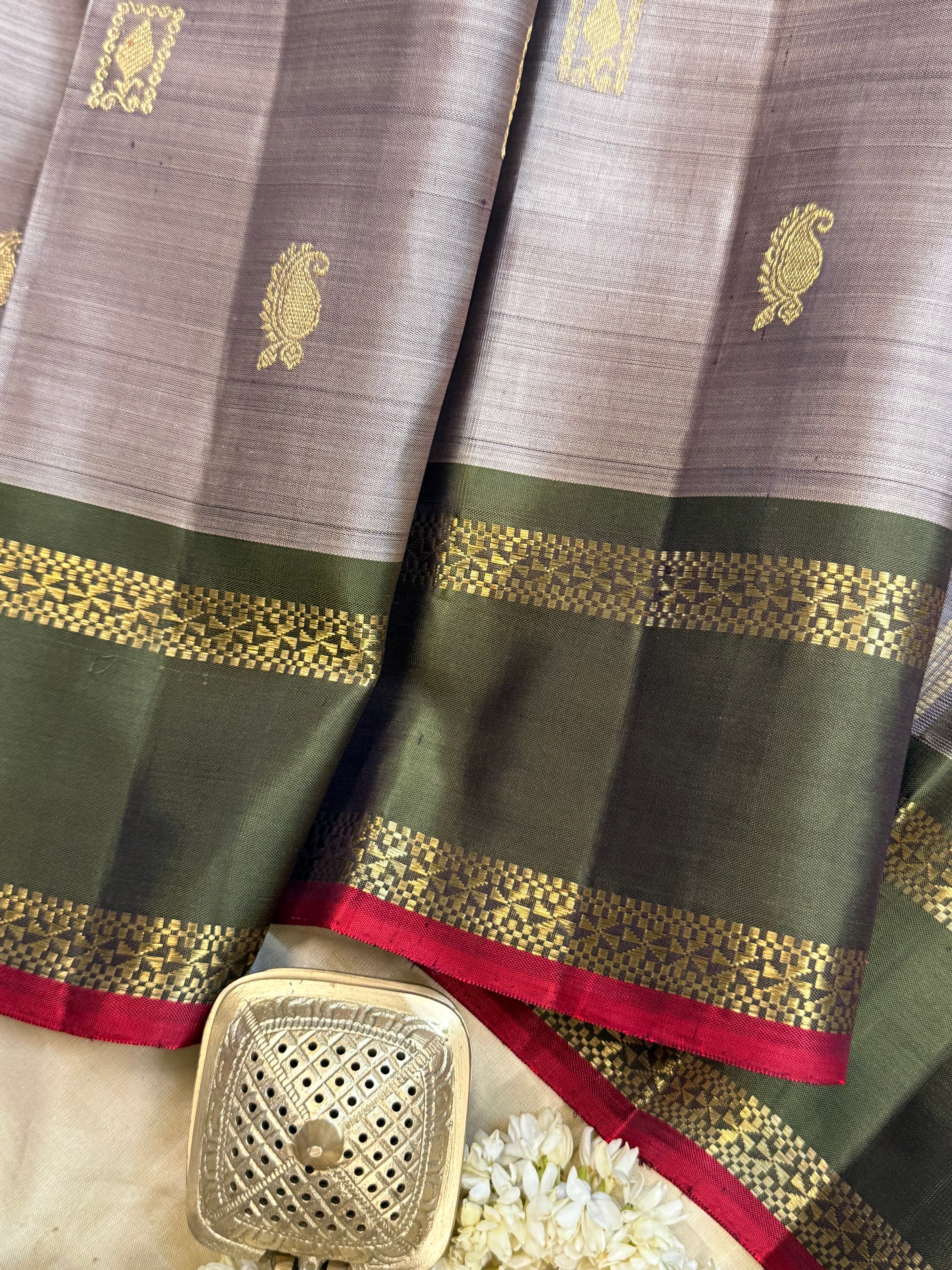 Greyish green unique butta / Kanjipuram silk