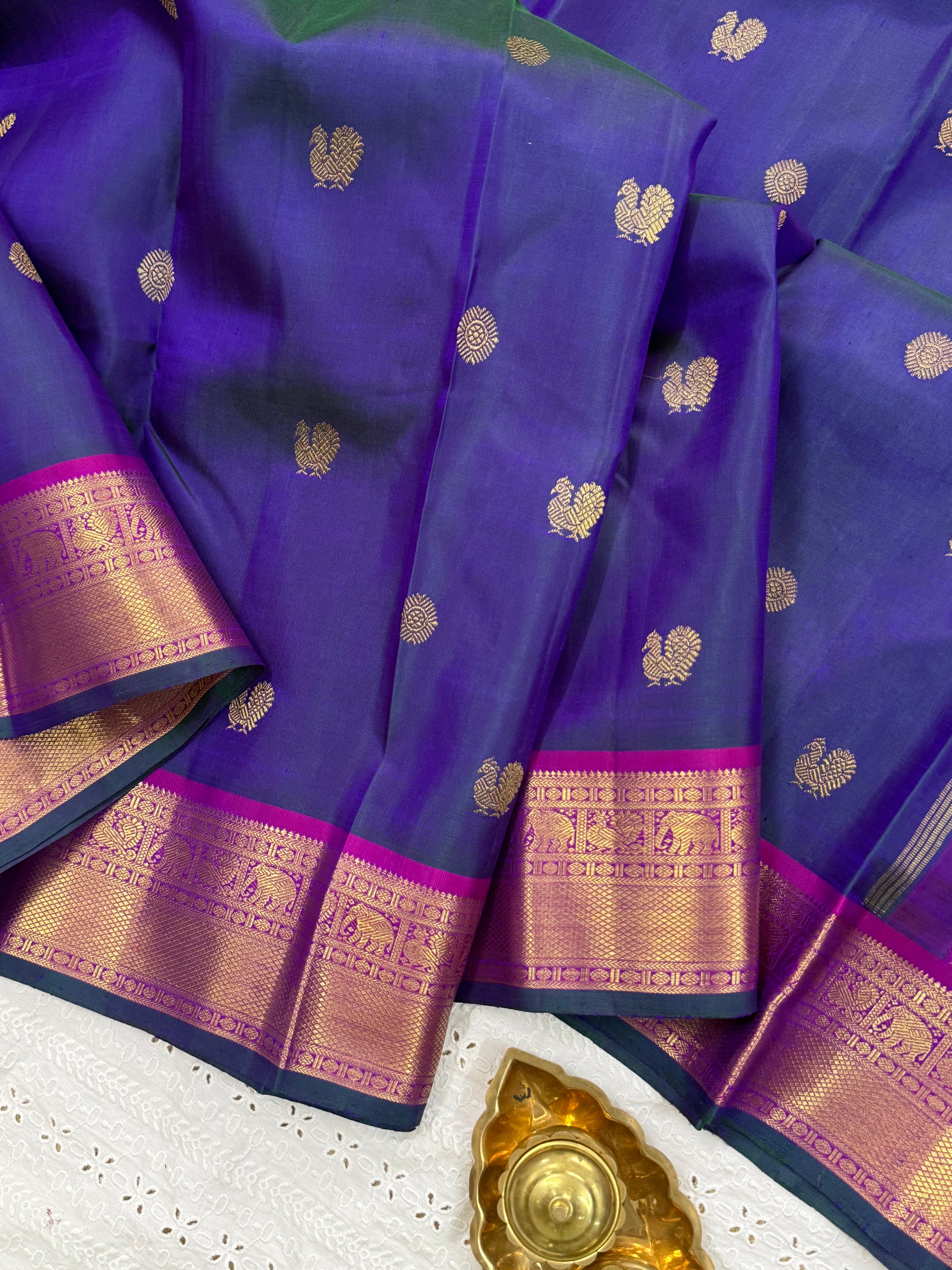 MAYILKAZHUTHU SEMI CONTRAST GETTI BORDER /KANJIPURAM SILK SAREE