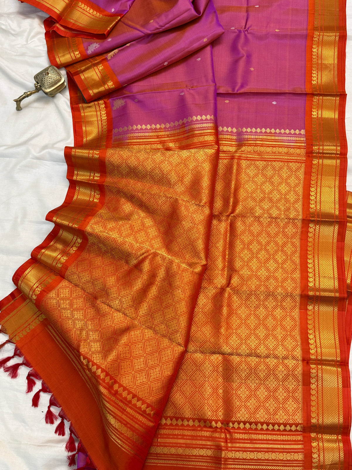 Gadwal silk Majenta Shot colour clsa 9302