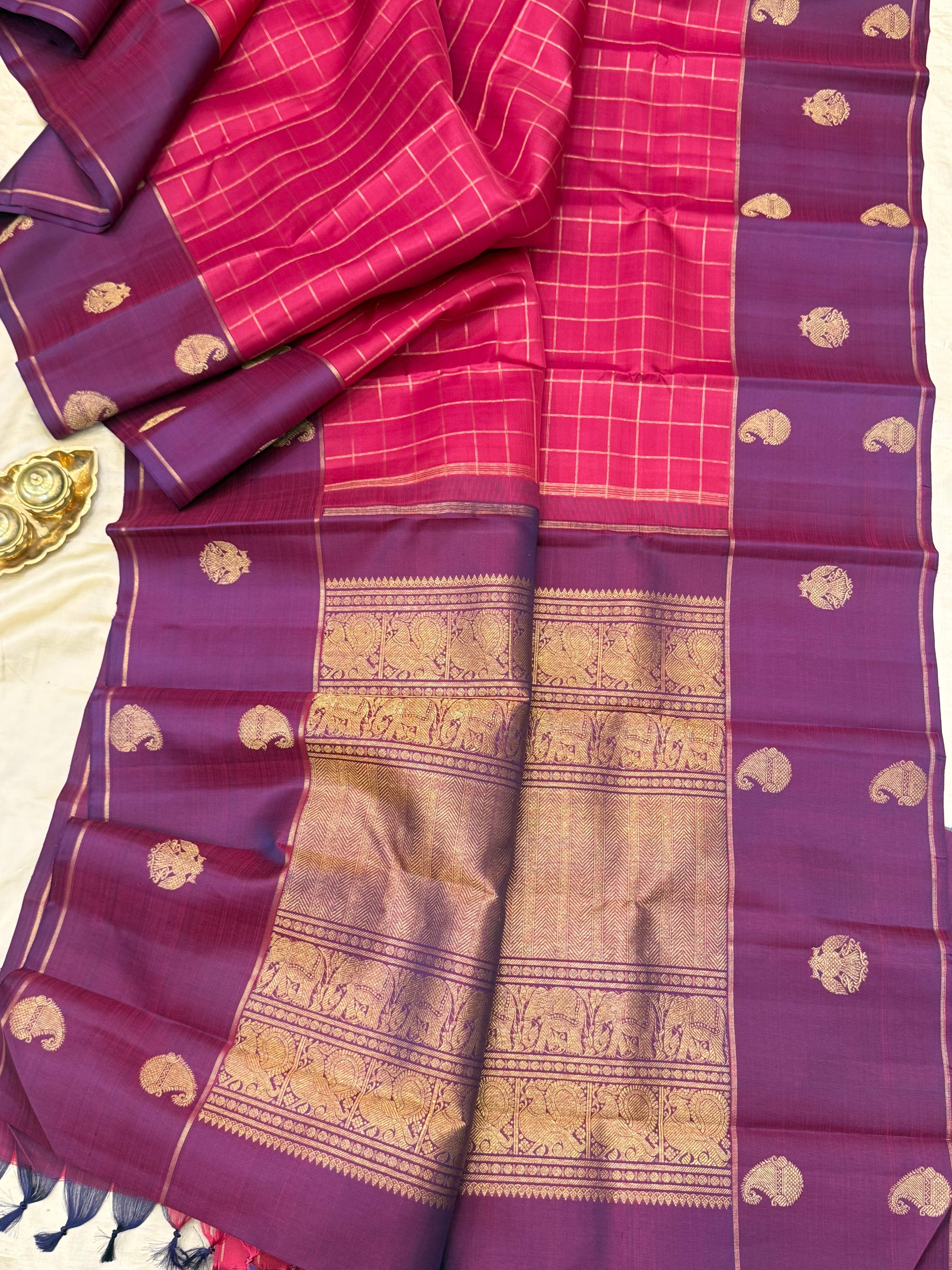 Kalyani:  araku zari kattam blue border / kanjipuram silk