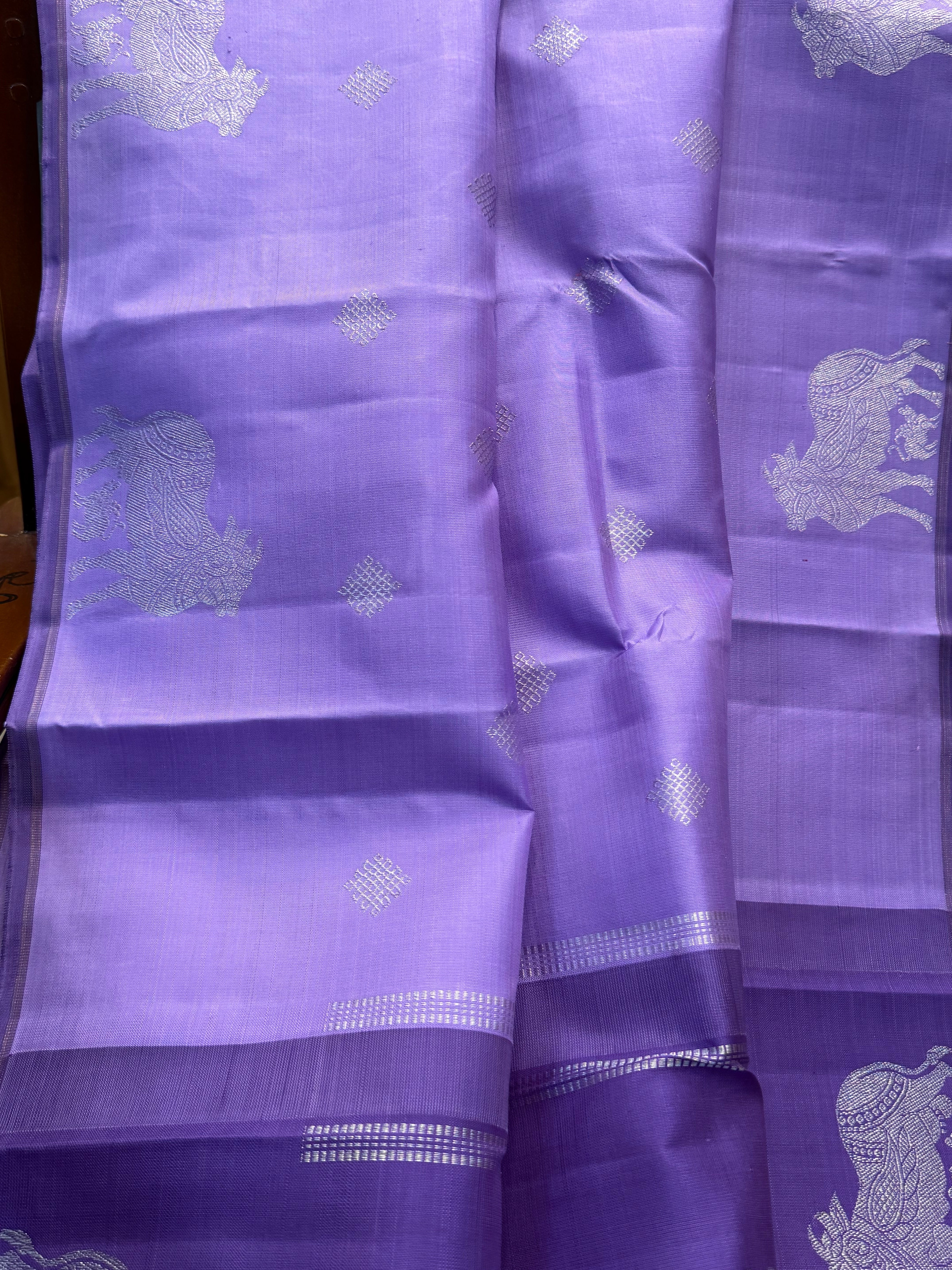 Lavender silver komatha and kolam butta borderless / Kanjipuram silk CL10146