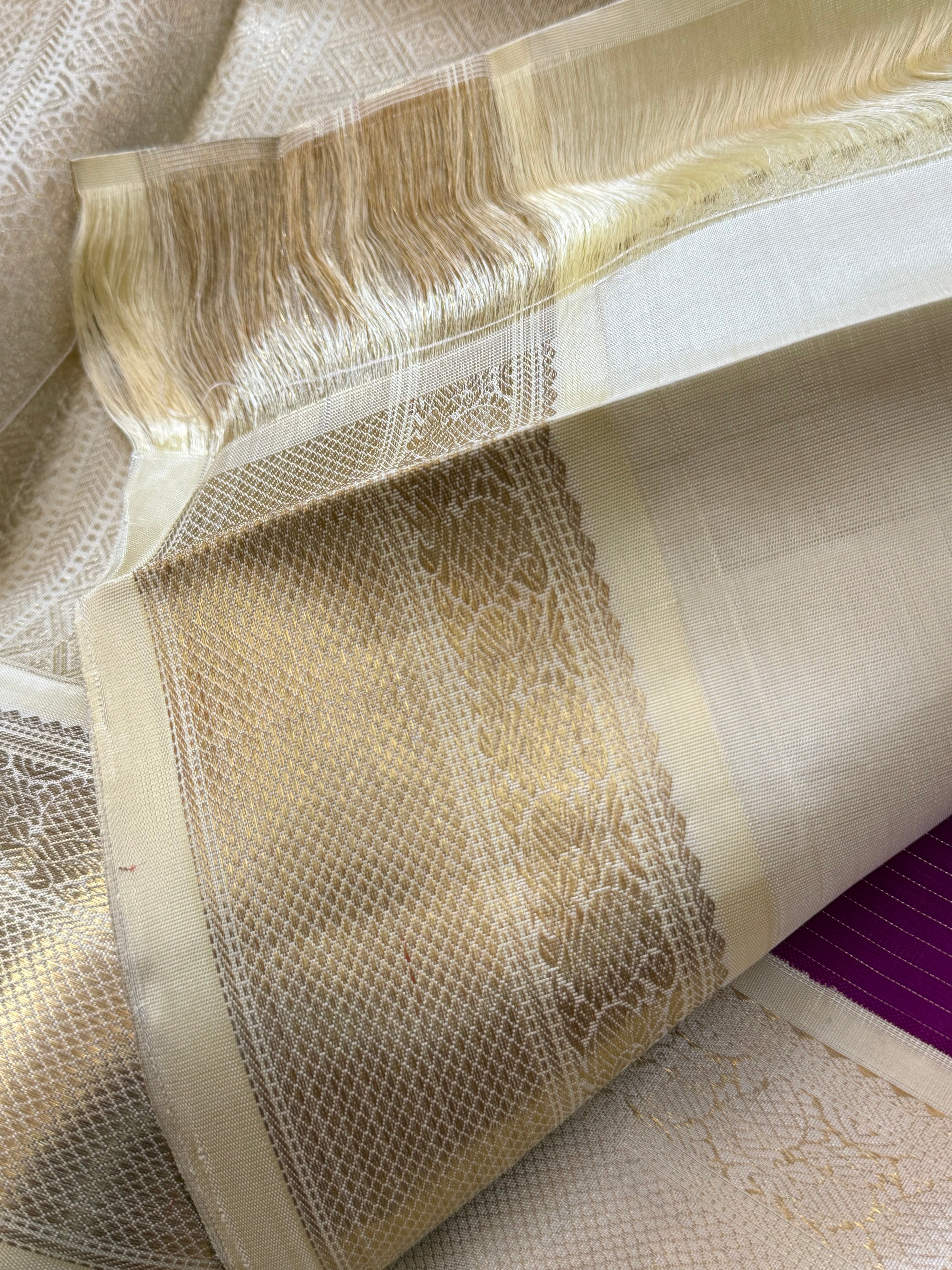 Purple vairaoosi and white kai korvai/ kanjipuram silk