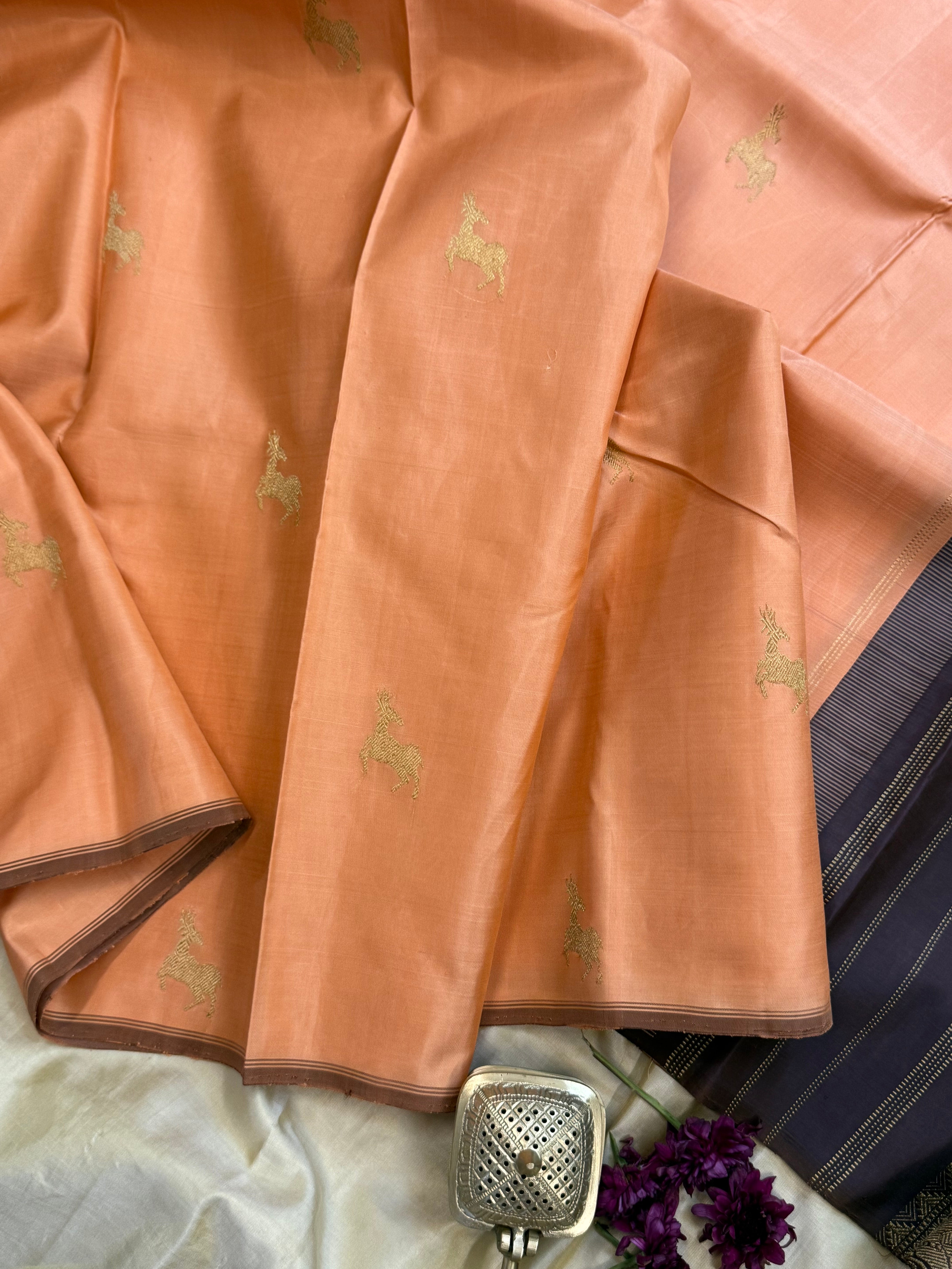 Peach maan butta borderless/ Kanjipuram silk