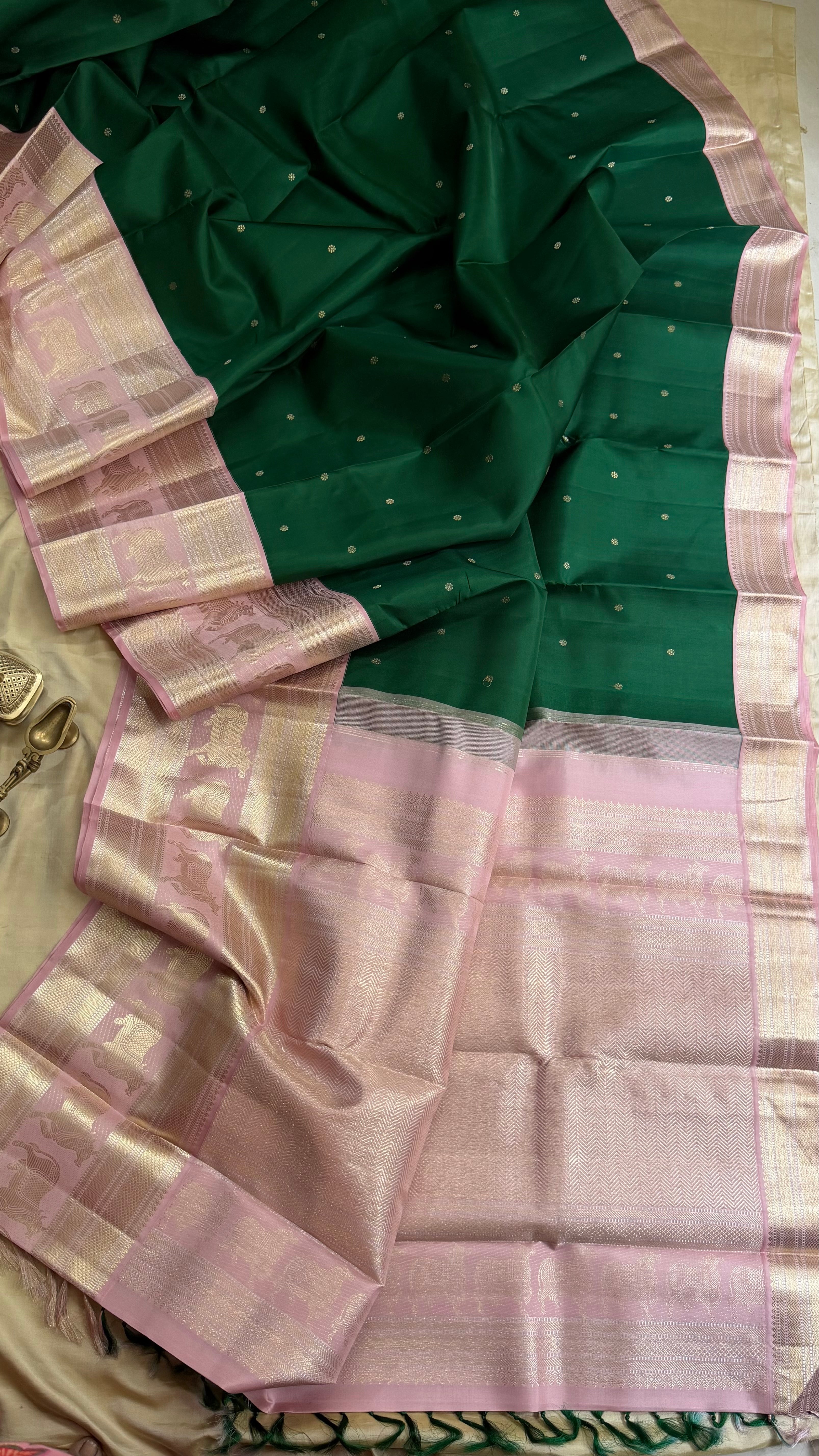 Amoha : Green with pink Korvai Kanjipuram silk 9090CL