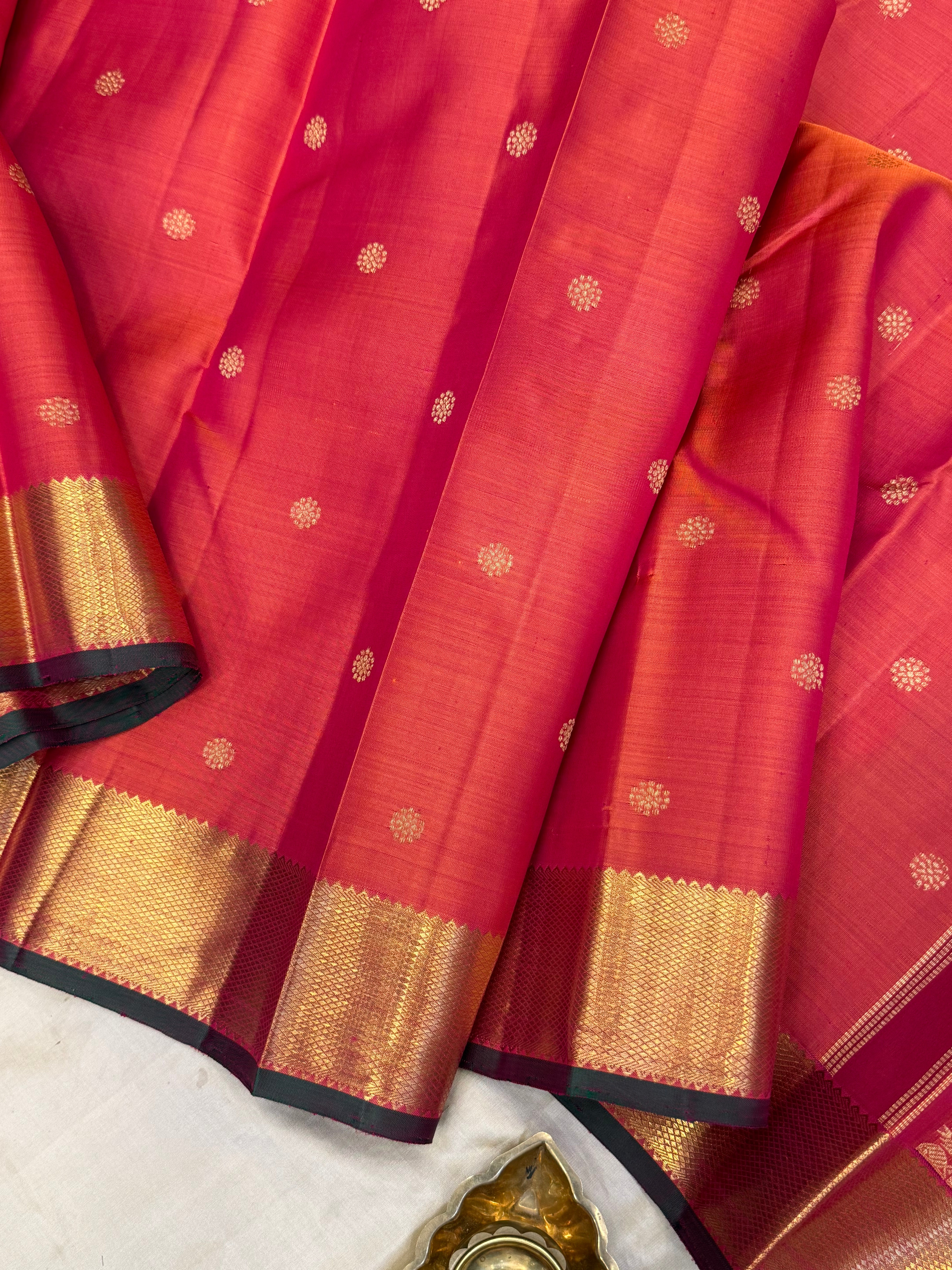 Kalyani:    Rustic kamalam butta / kanjipuram silk
