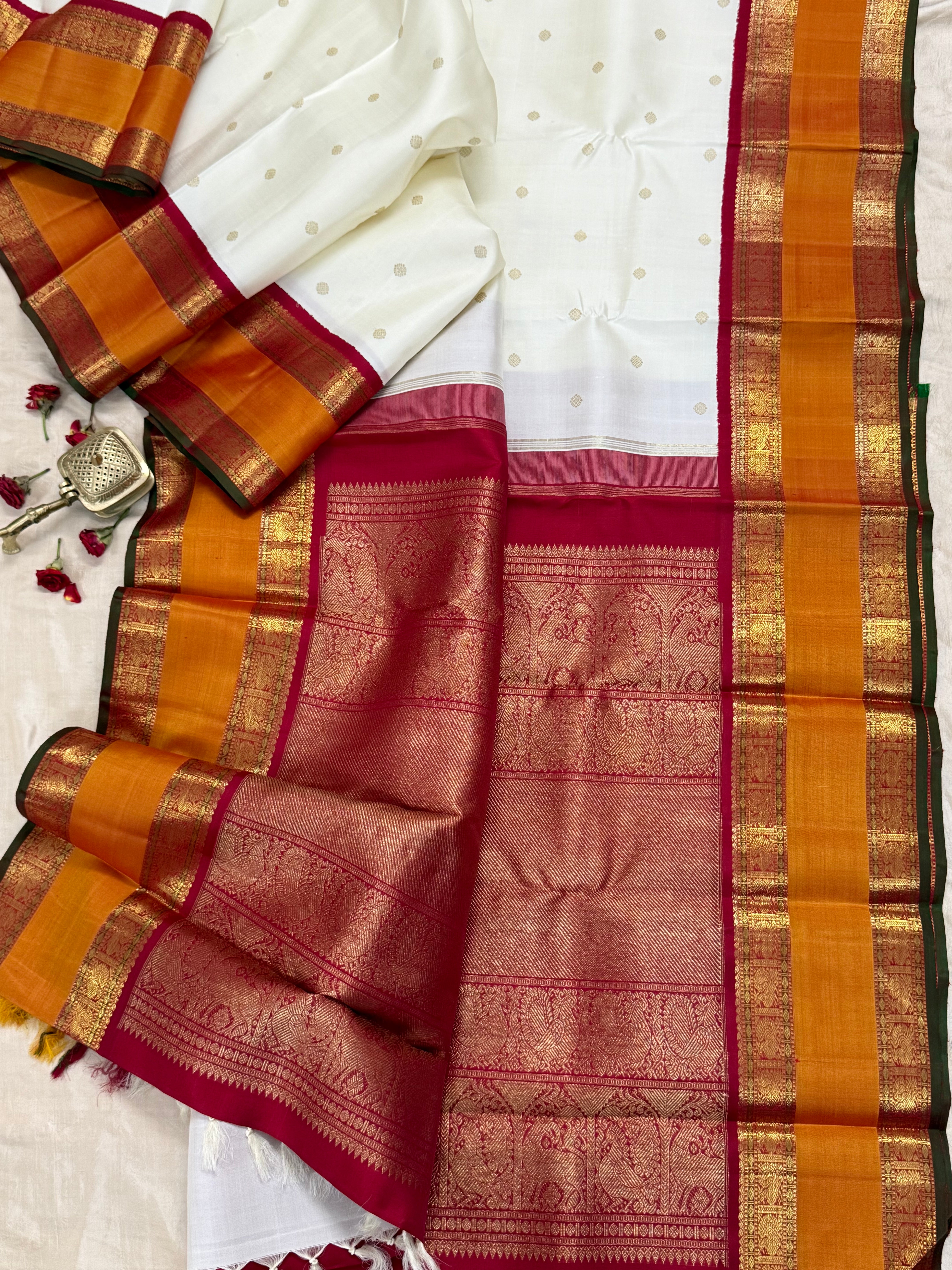 Offwhite and araku rettapet border kai korvai/ Kanjipuram silk