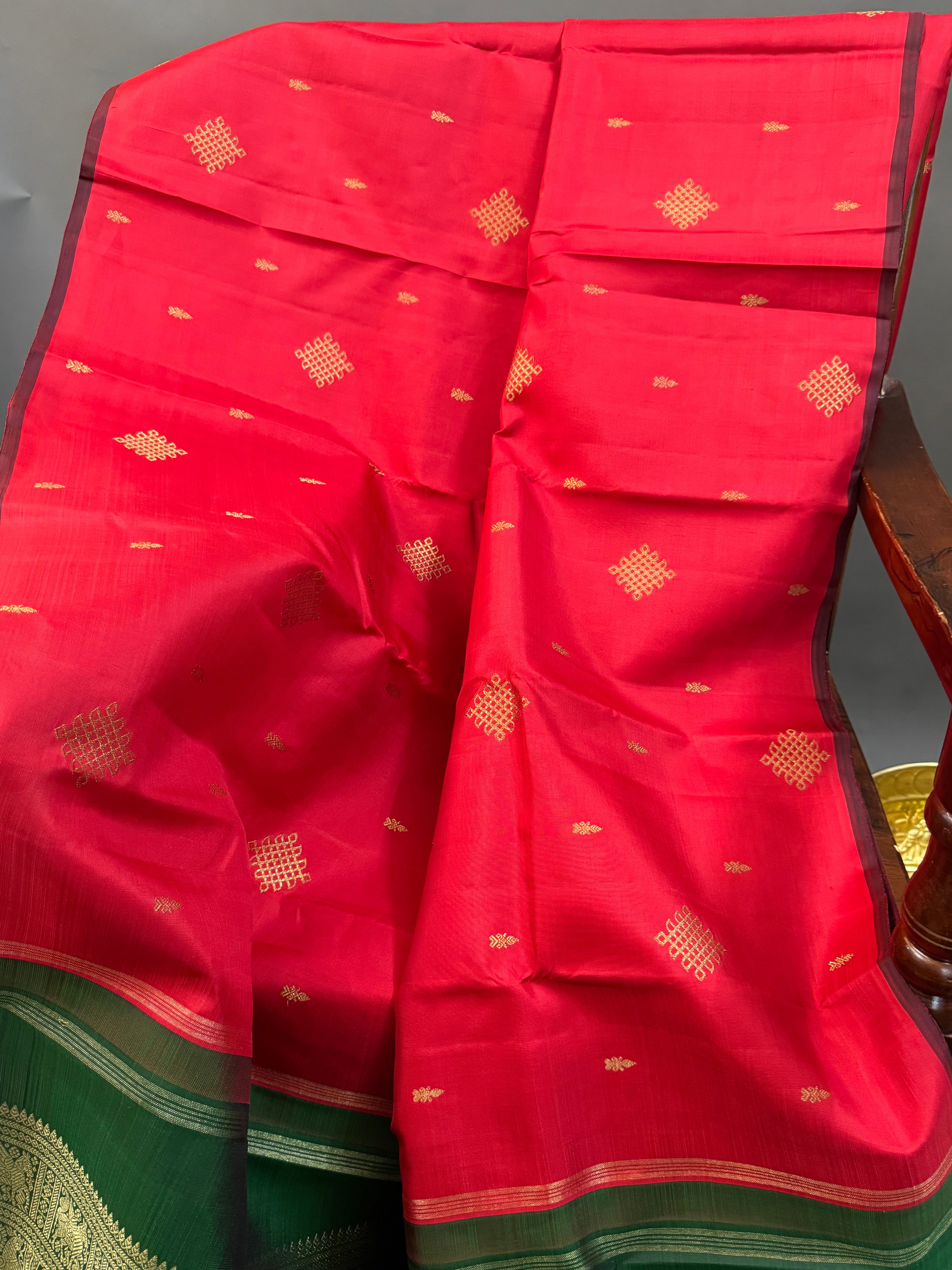 Red Kolam Butta borderless pure kanjipuram silk saree