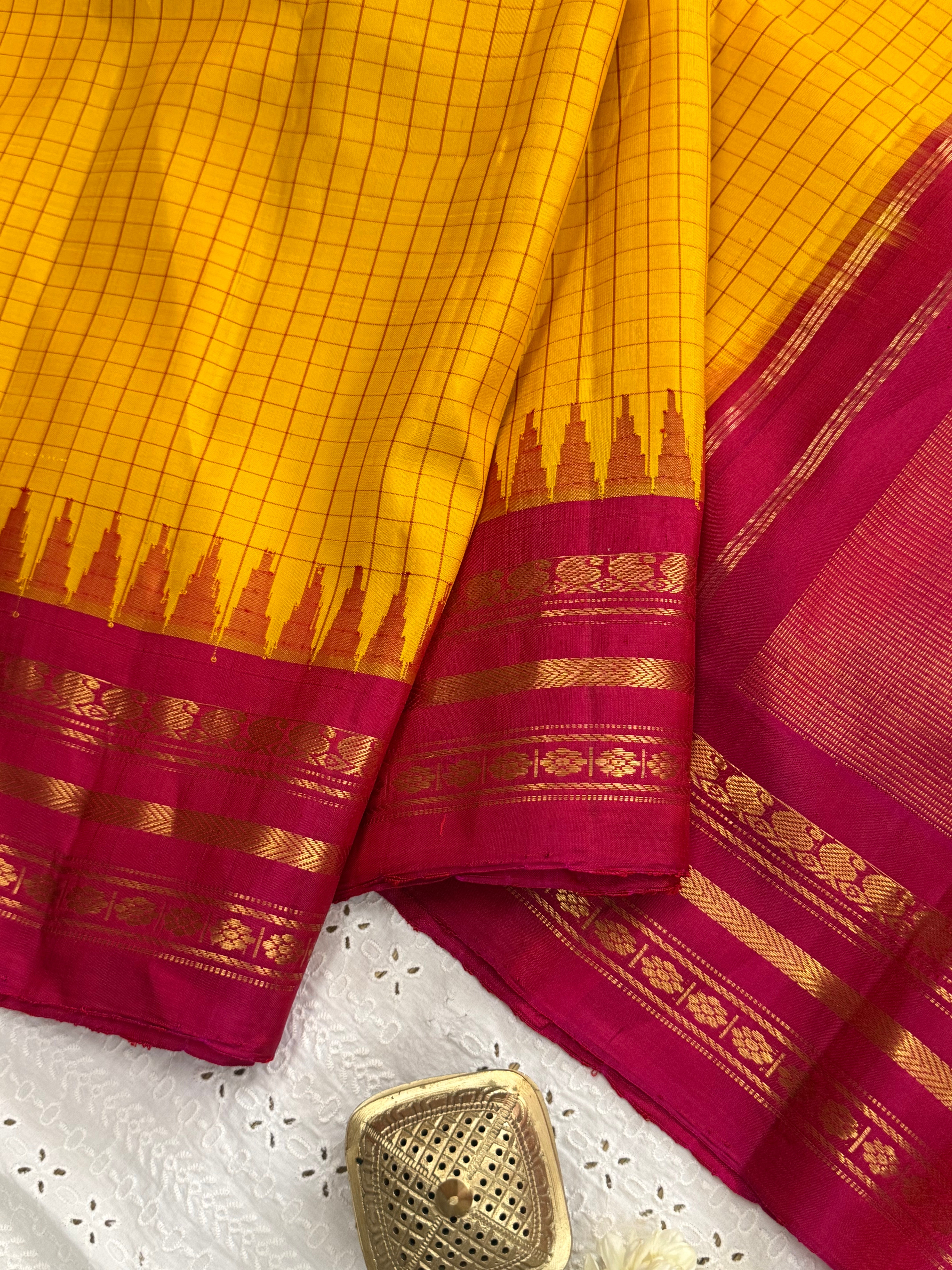Yellow checks and pink / Gadwal silk CL10309