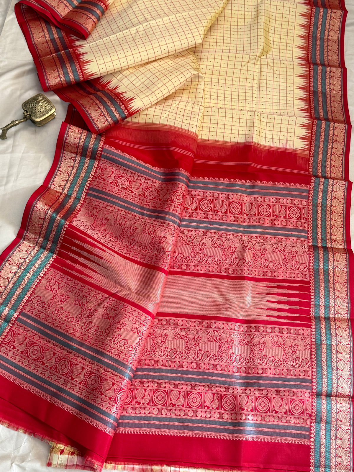 Offwhite and red kattam butta / Special edition kanjipuram silk