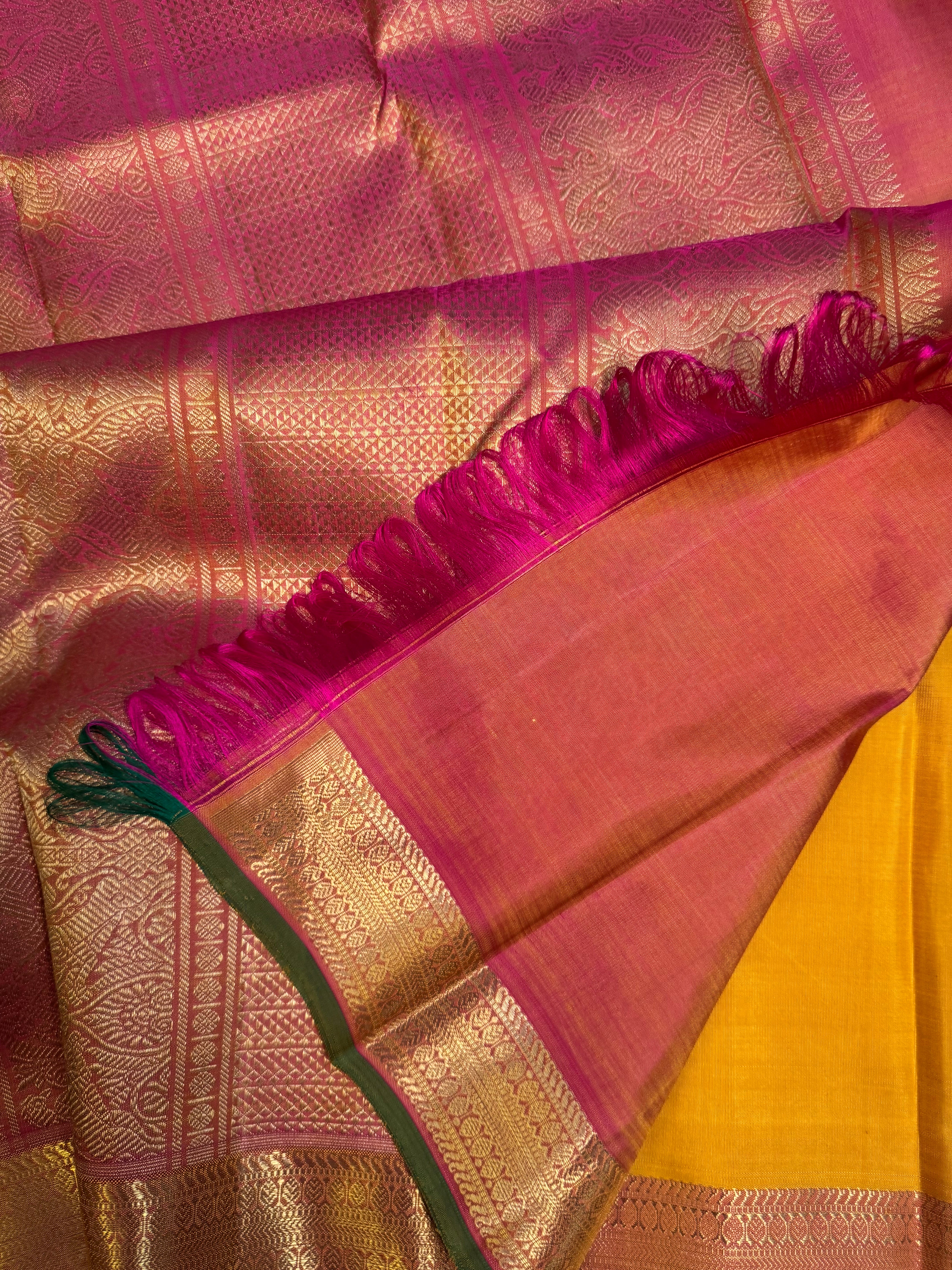 Mustard yellow Kamalam Butta / Kanjipuram silk