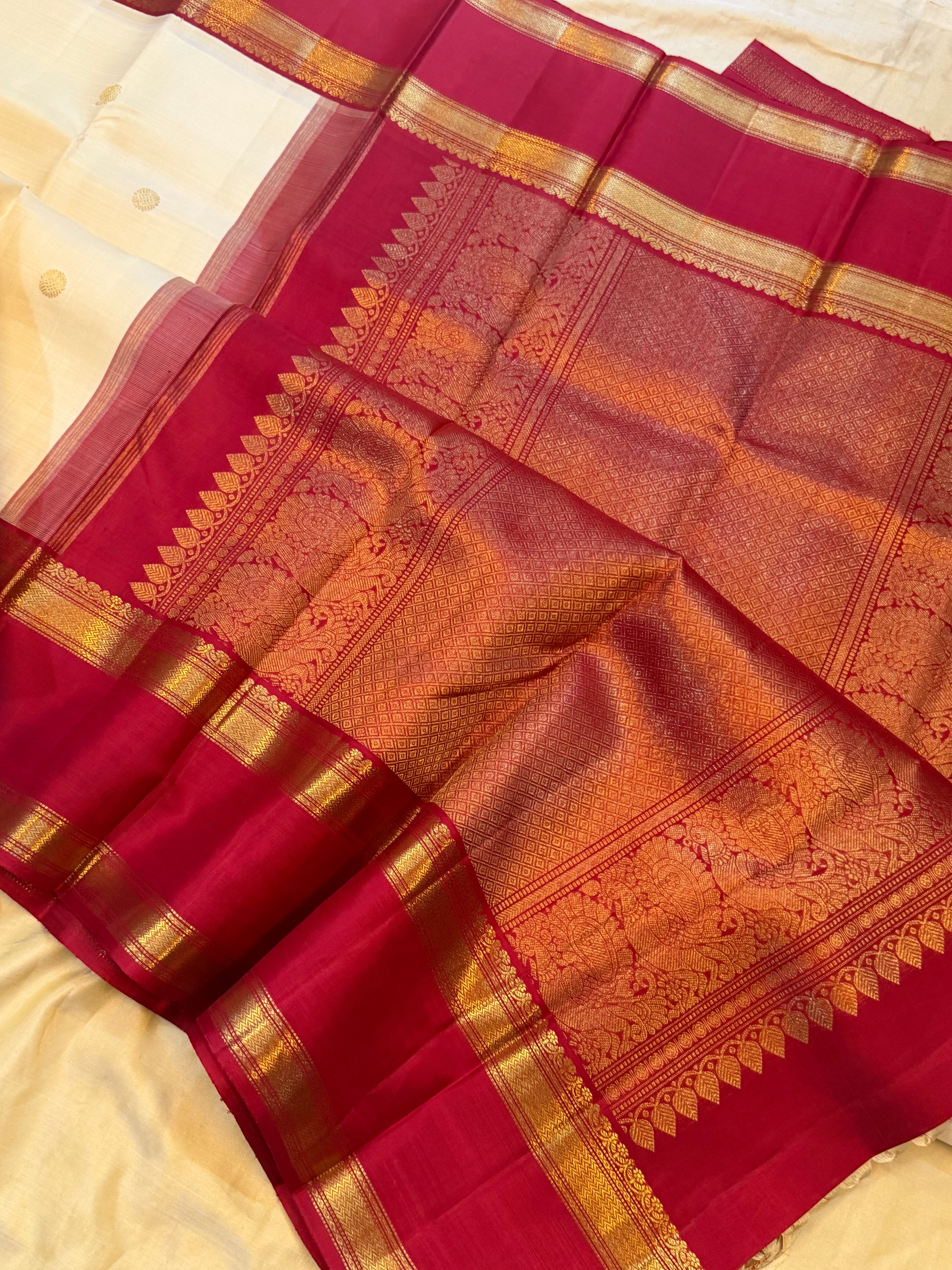 Off white  retta pet Kai Korvai  / Kanjipuram silk