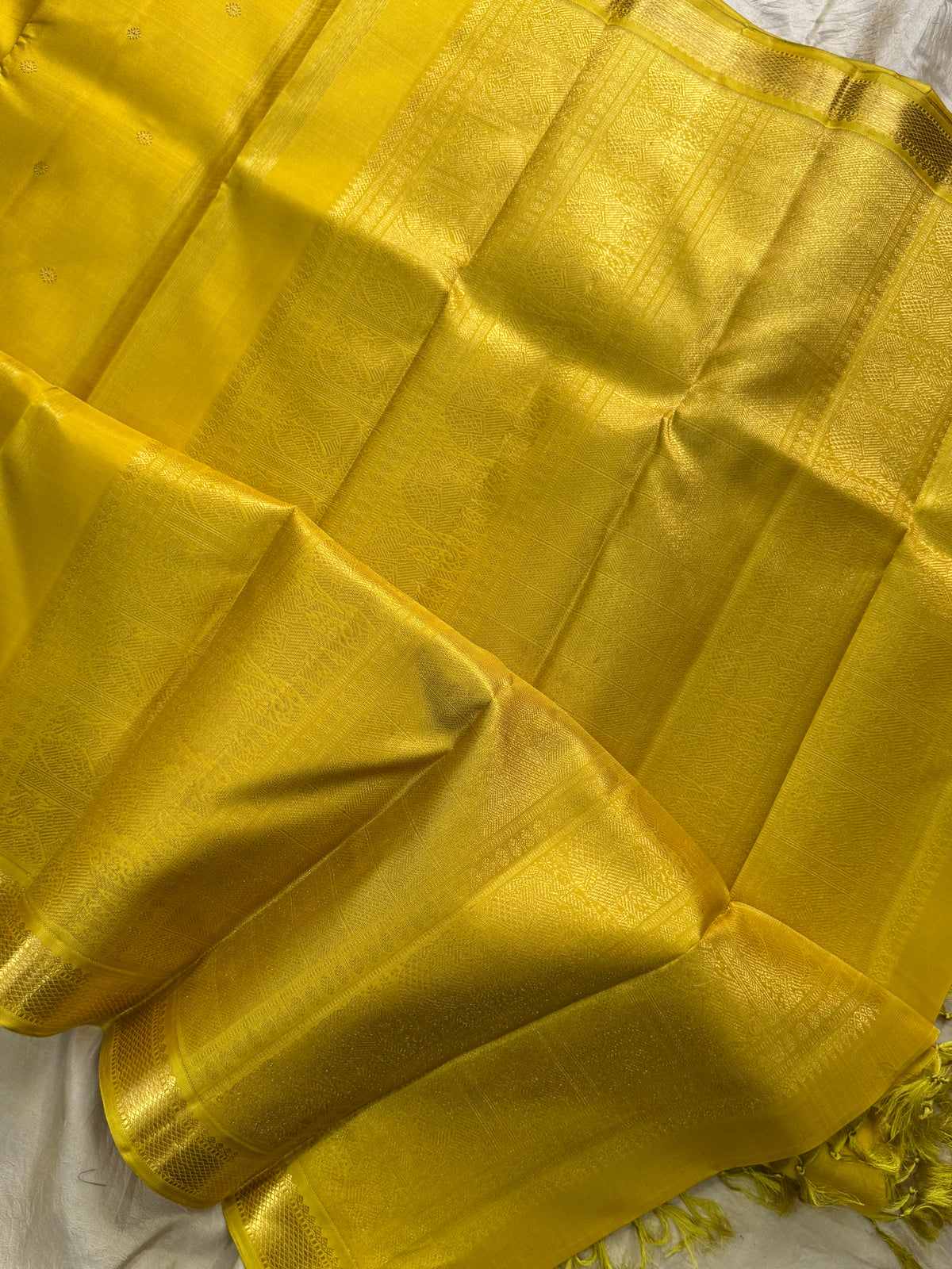 lemon shot yellow with small border pure zari /kanjipuram silk saree clsa 12741