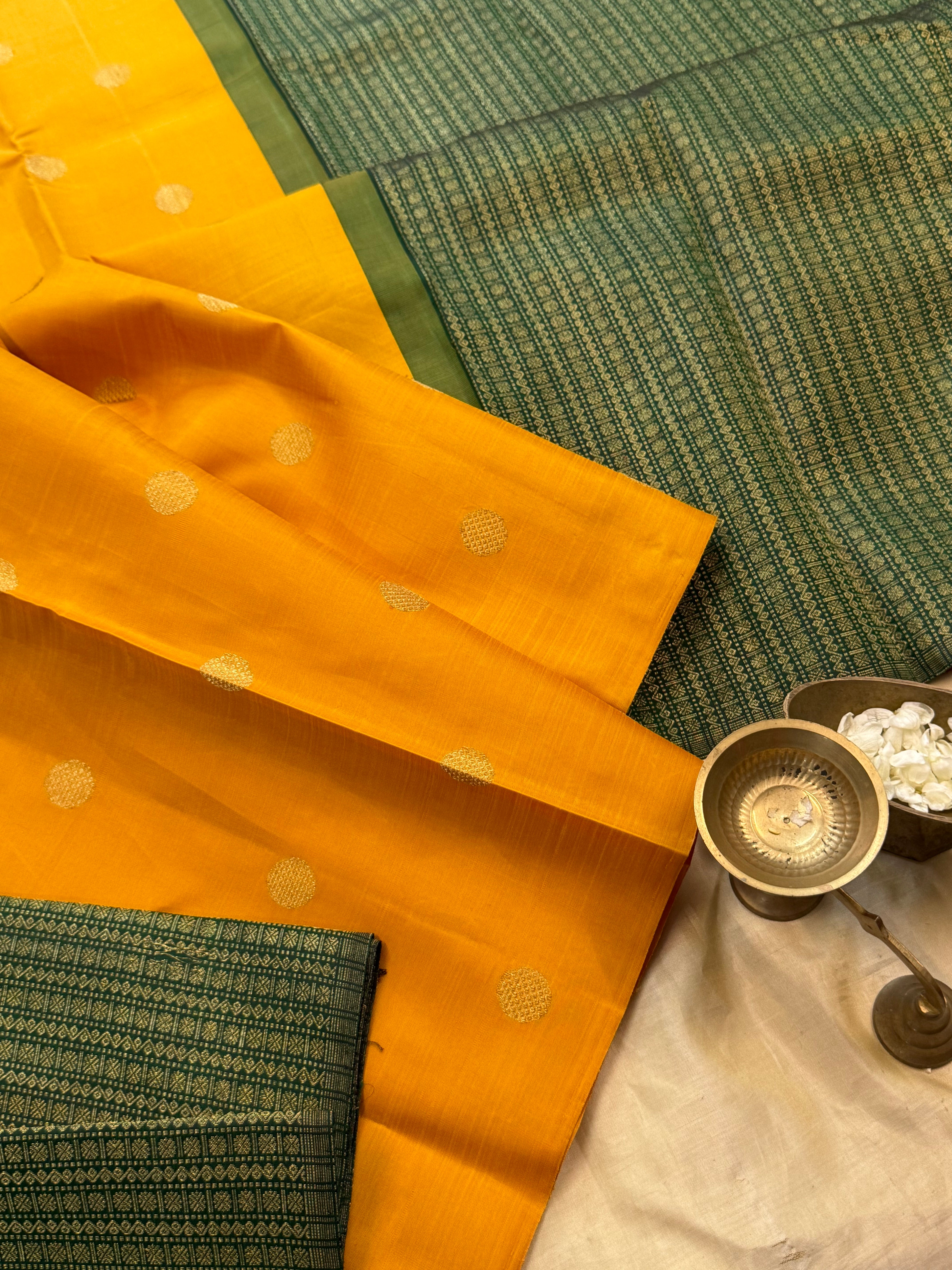 Golden yellow and green partly pallu / Kanjipuram silk