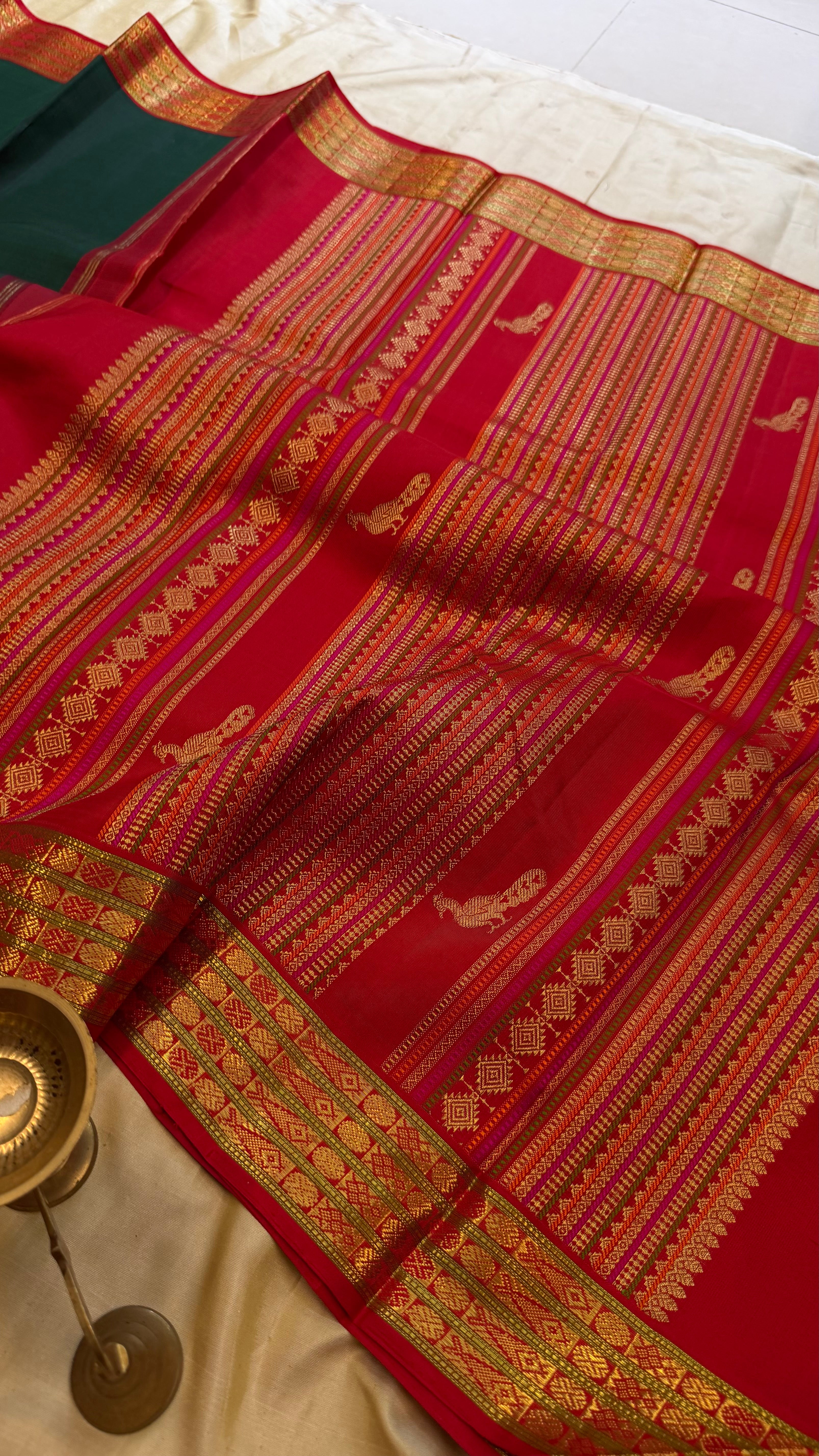 Green Bomkai inspired  small border Korvai  / Kanjipuram silk