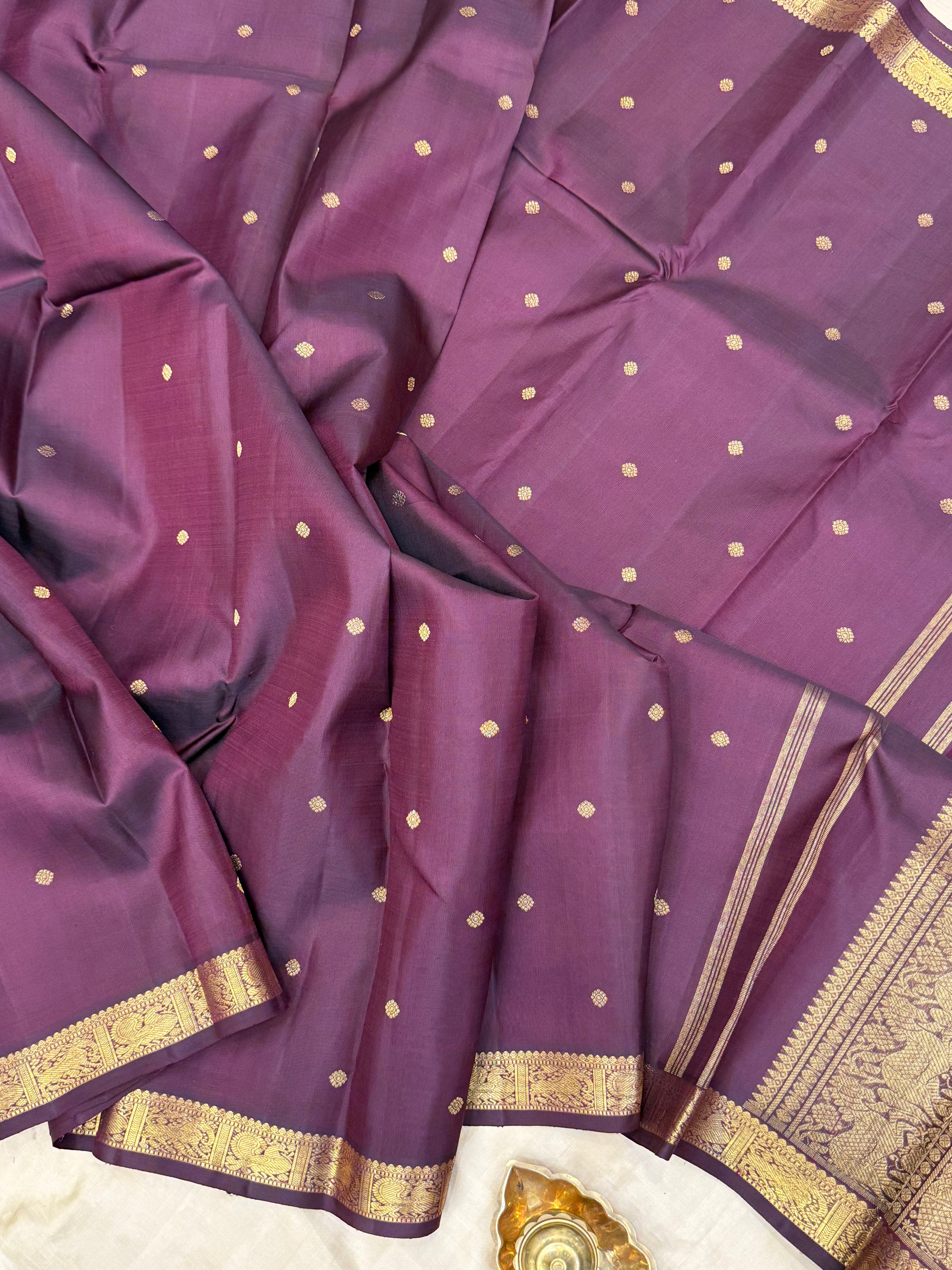 Kalyani: Paaku small border   / kanjipuram silk