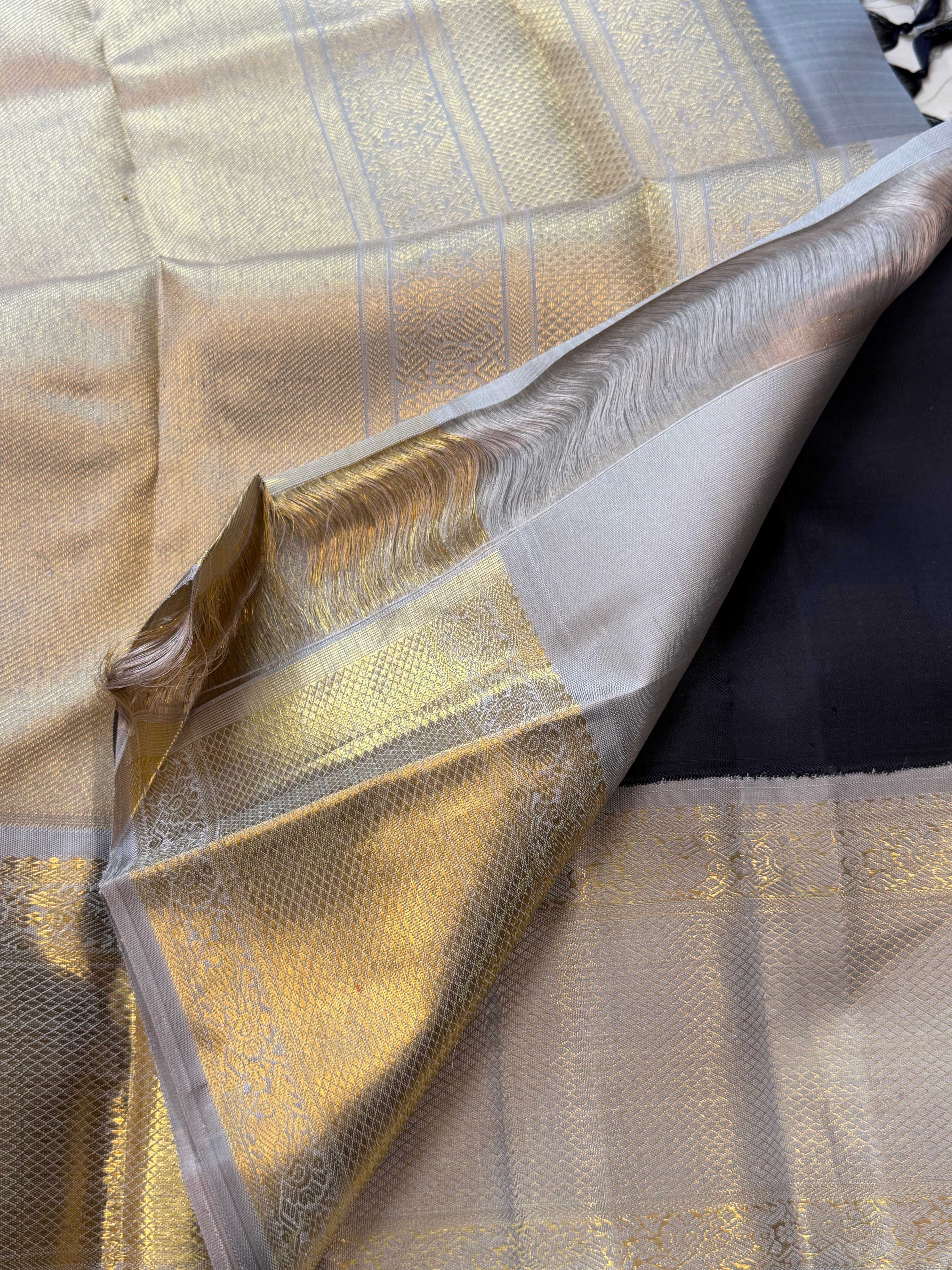 Korvai Varamahalakshmi edit : deep blue Korvai Kanjipuram silk saree