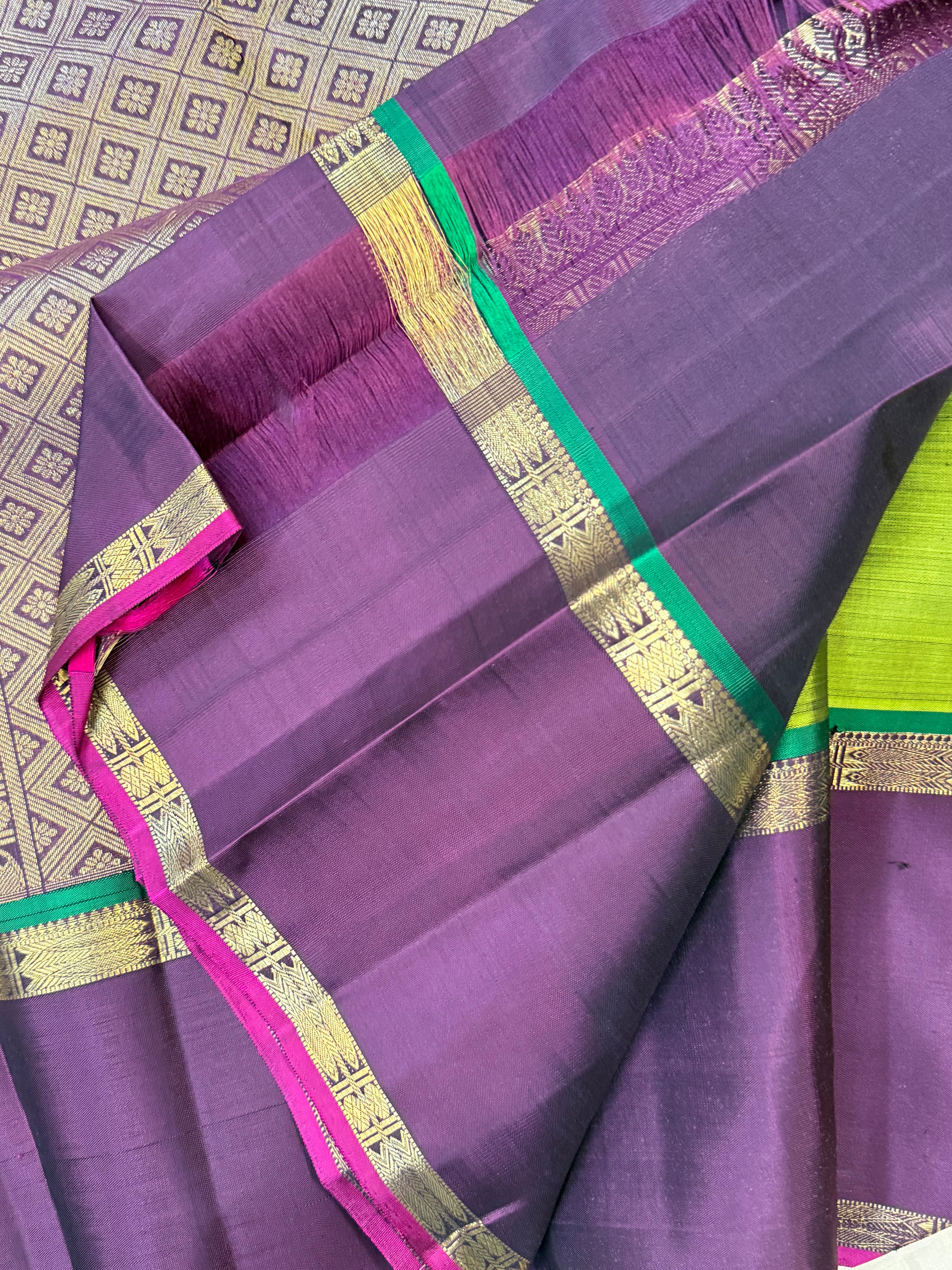 Mehandi green and deep purple fish rettapet border / Kanjipuram silk CL9997