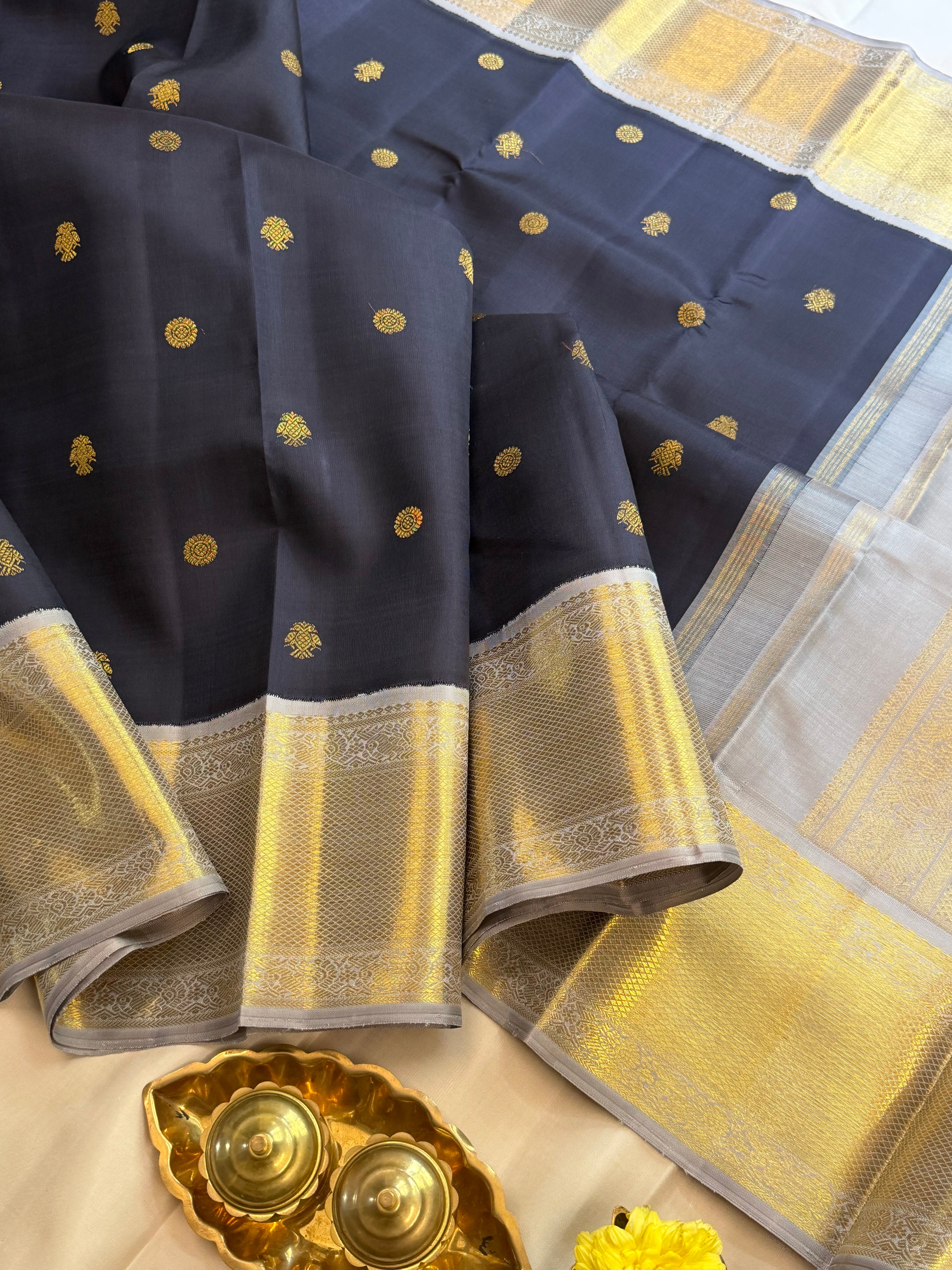 Korvai Varamahalakshmi edit : deep blue Korvai Kanjipuram silk saree