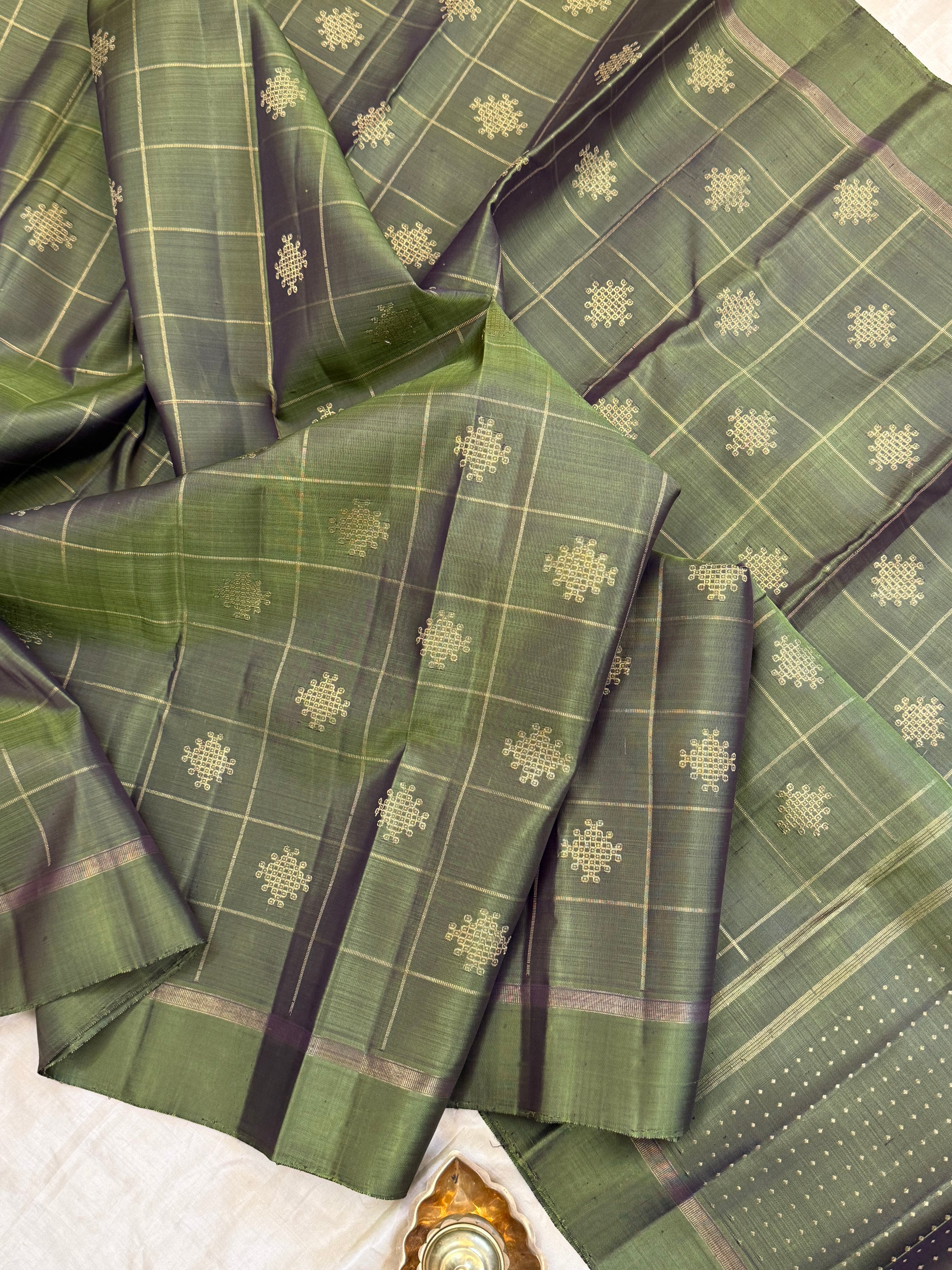 Deep green kattam kolam butta / KANJIPURAM SILK SAREE CLSA 10720