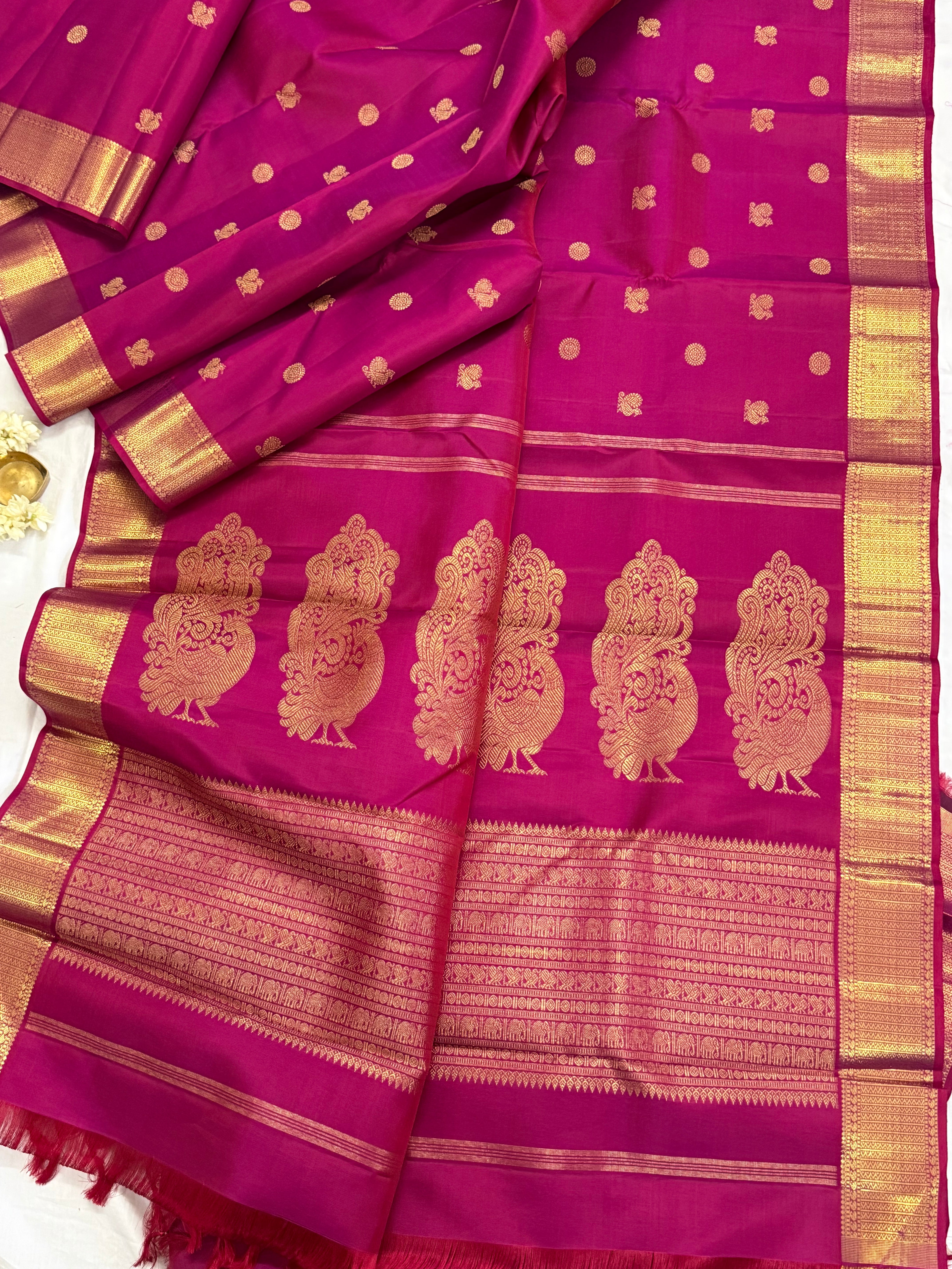 Pink annam and chakram butta / Kanjipuram silk
