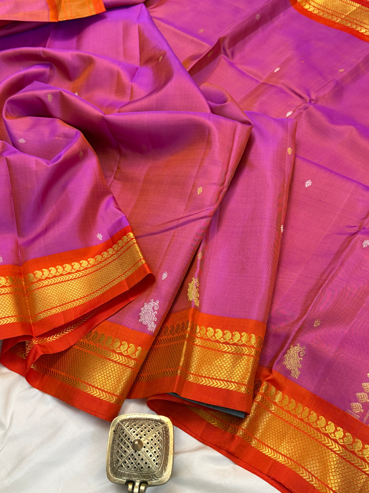 Gadwal silk Majenta Shot colour clsa 9302