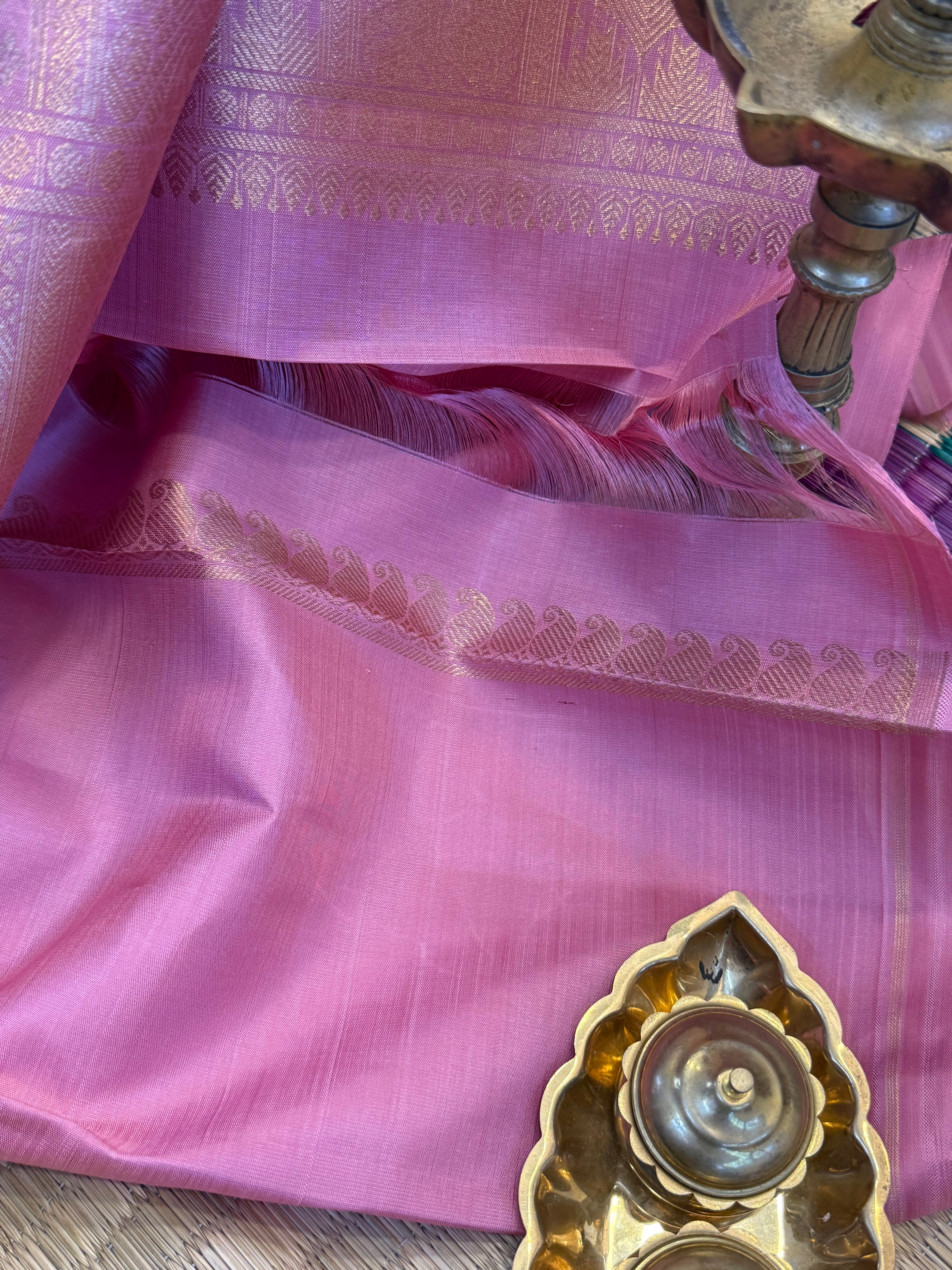 Offwhite manga butta borderless / Kanjipuram silk CL9965