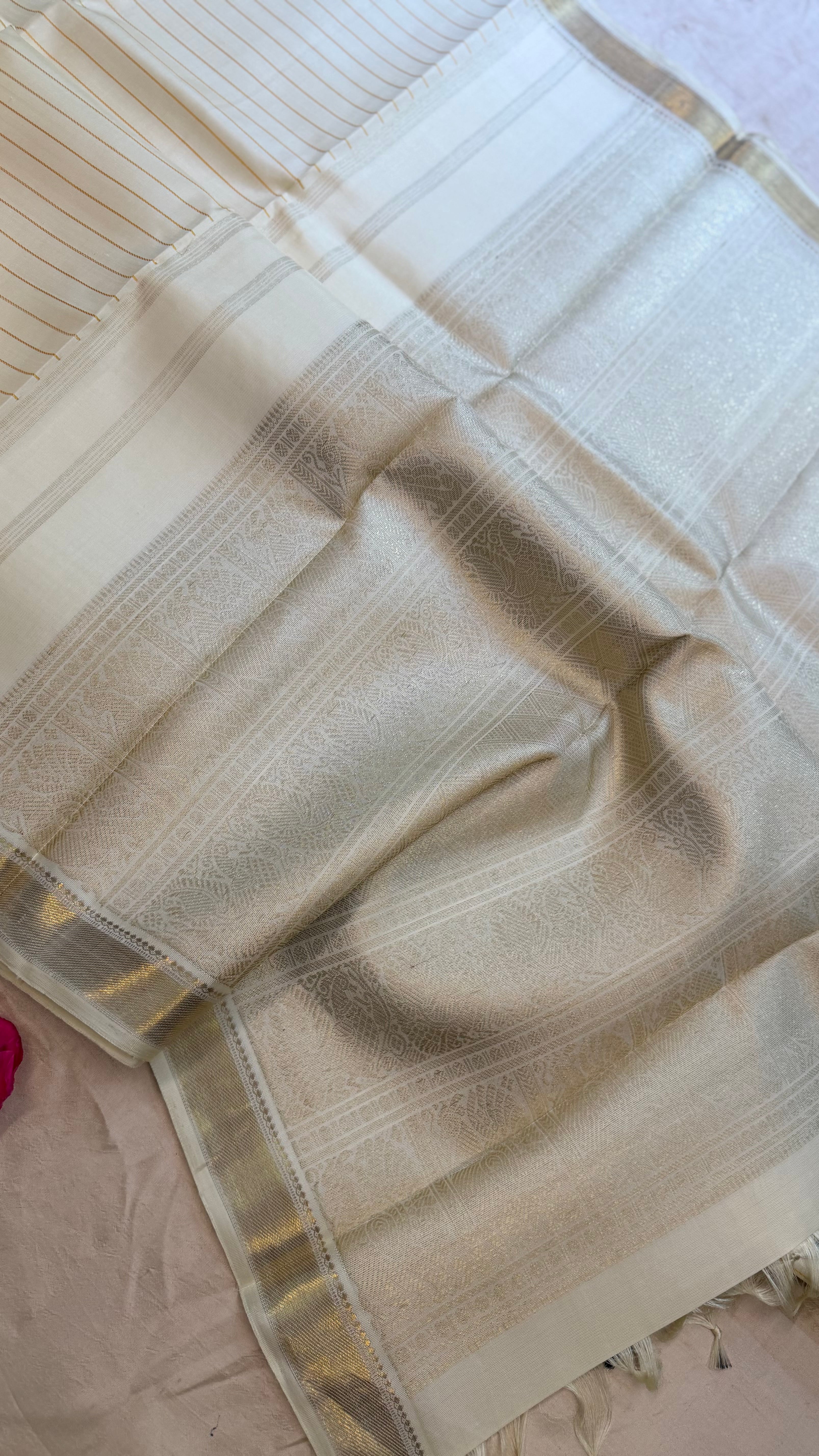 Venpattu series veldhari / Kanjipuram silk